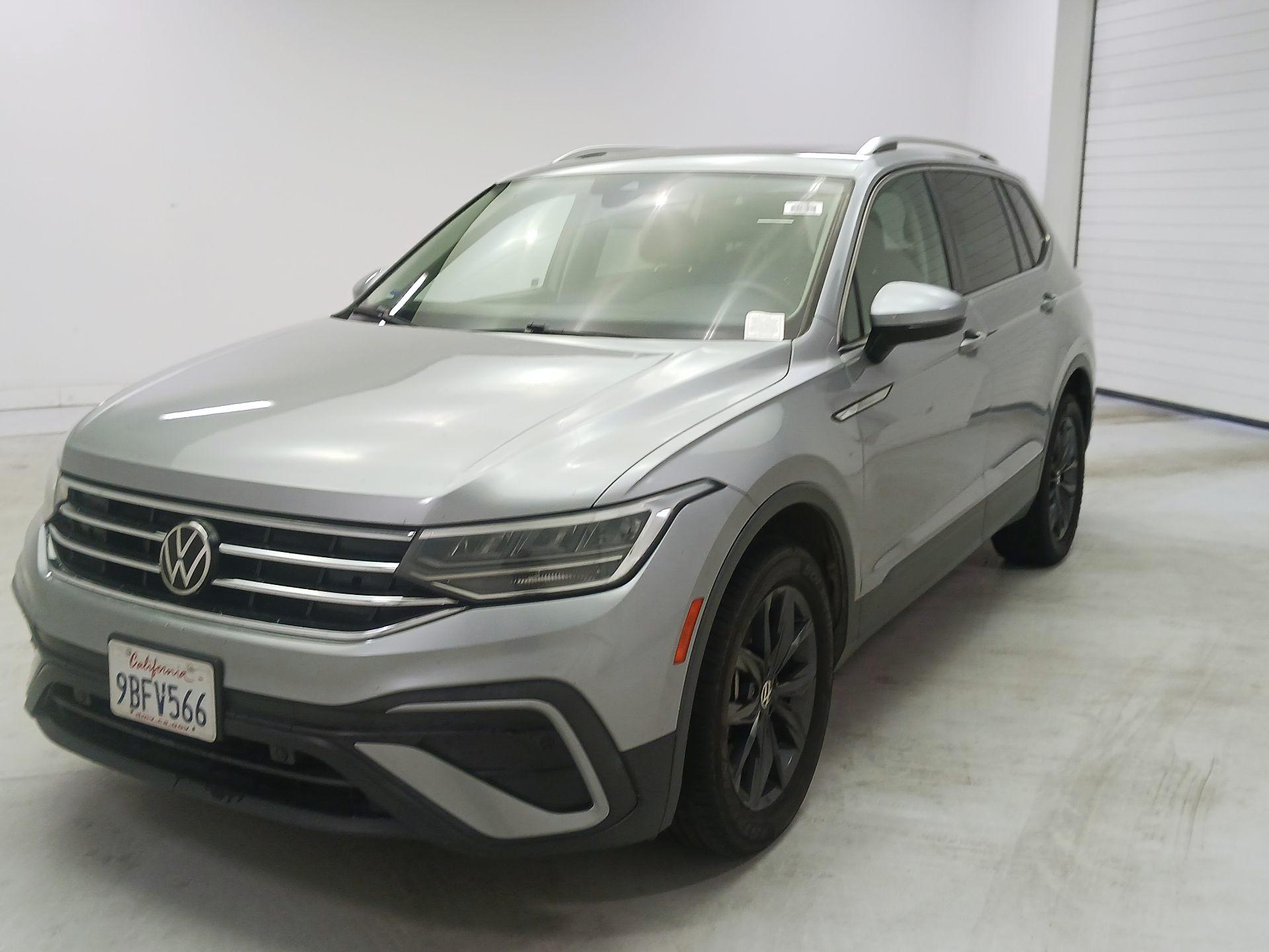 Thumbnail: 2022 Volkswagen Tiguan - 3