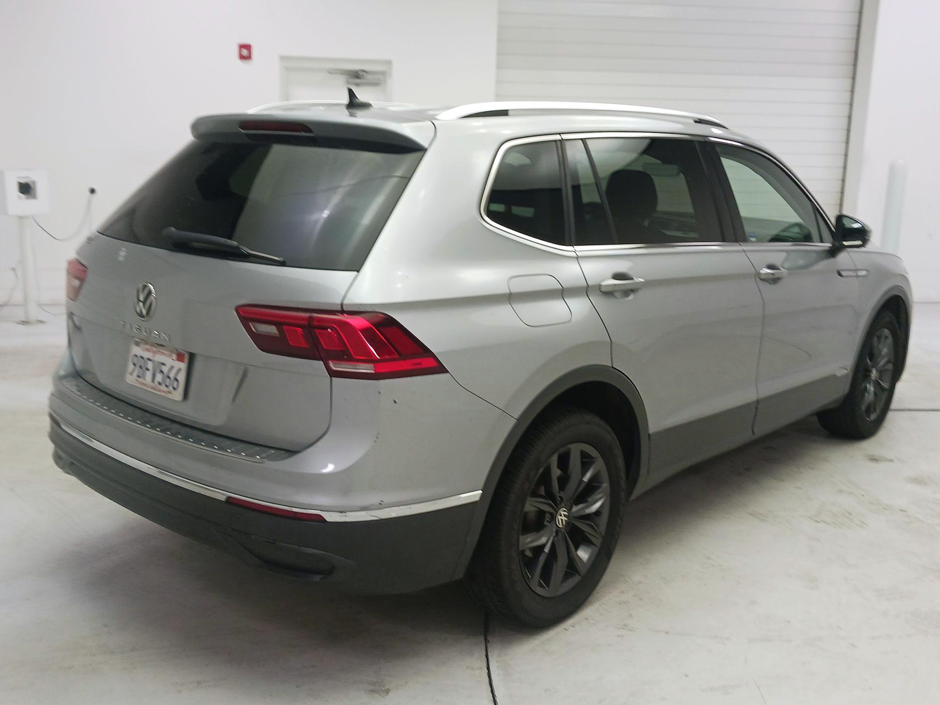 Thumbnail: 2022 Volkswagen Tiguan - 5