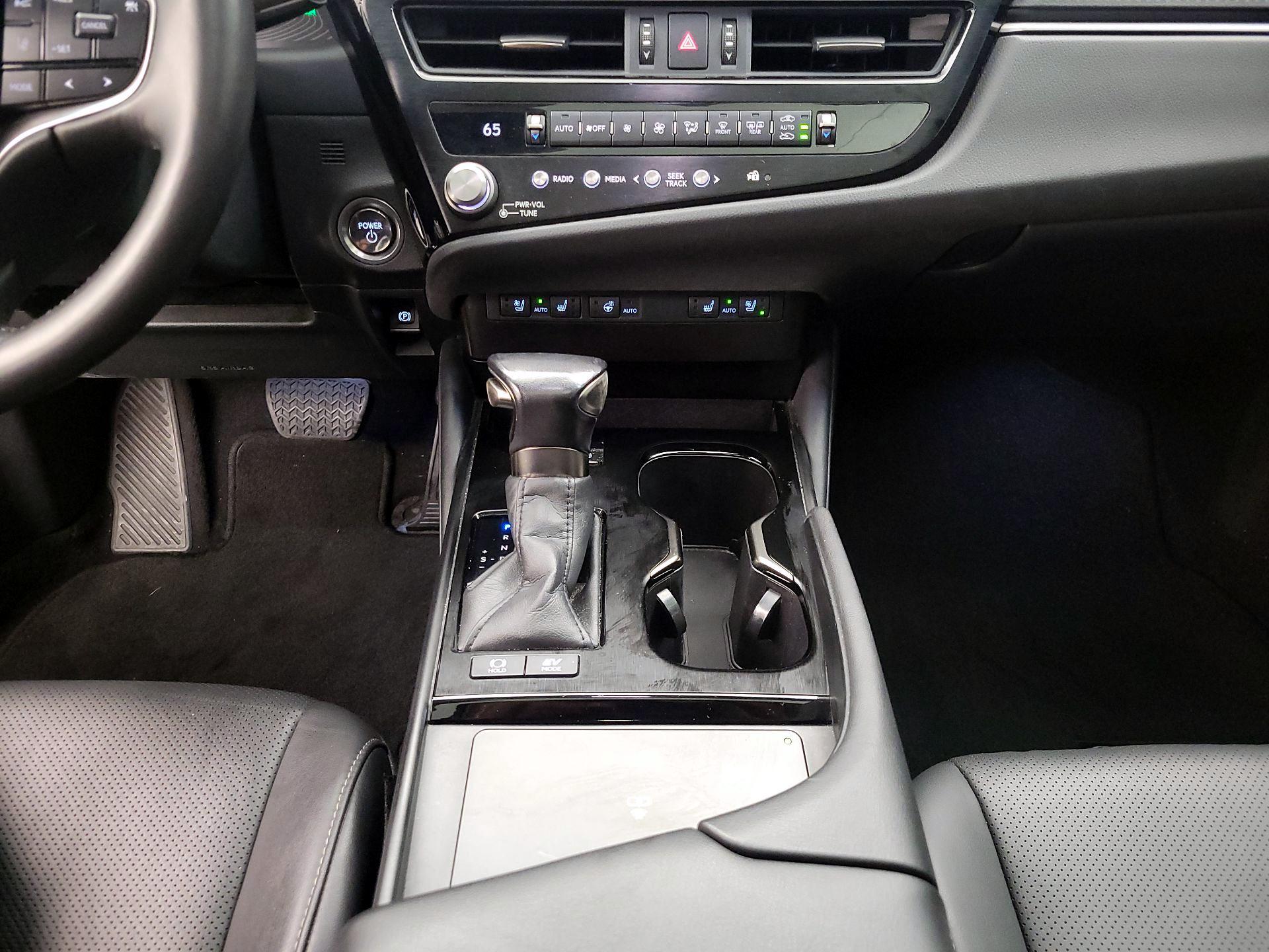 Thumbnail: 2023 Lexus ES - 16