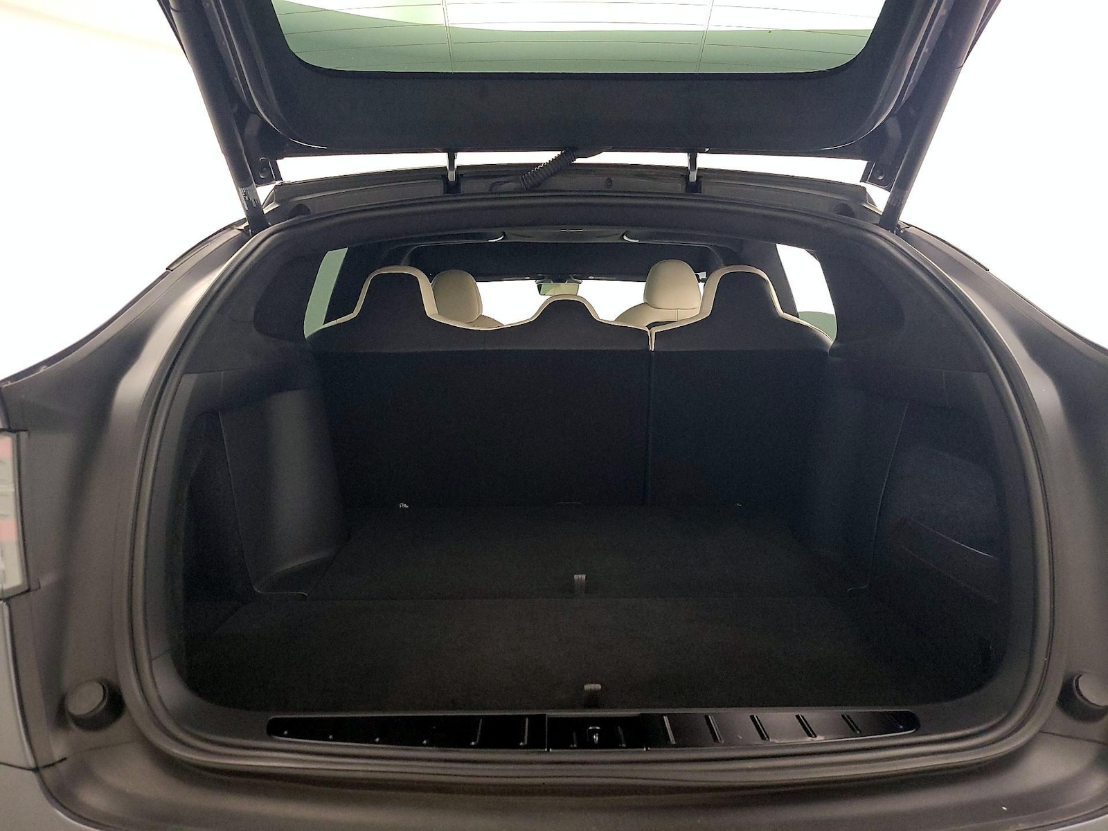 2022 Tesla Model X Long Range - Photo 18