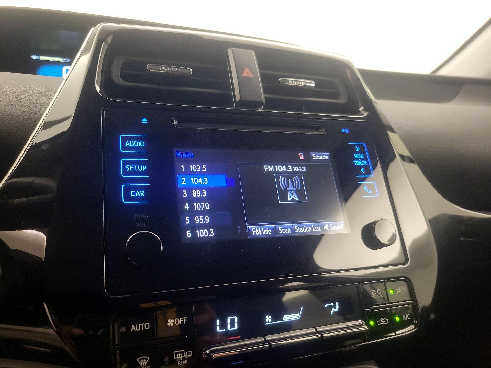 Thumbnail: 2019 Toyota Prius - 15