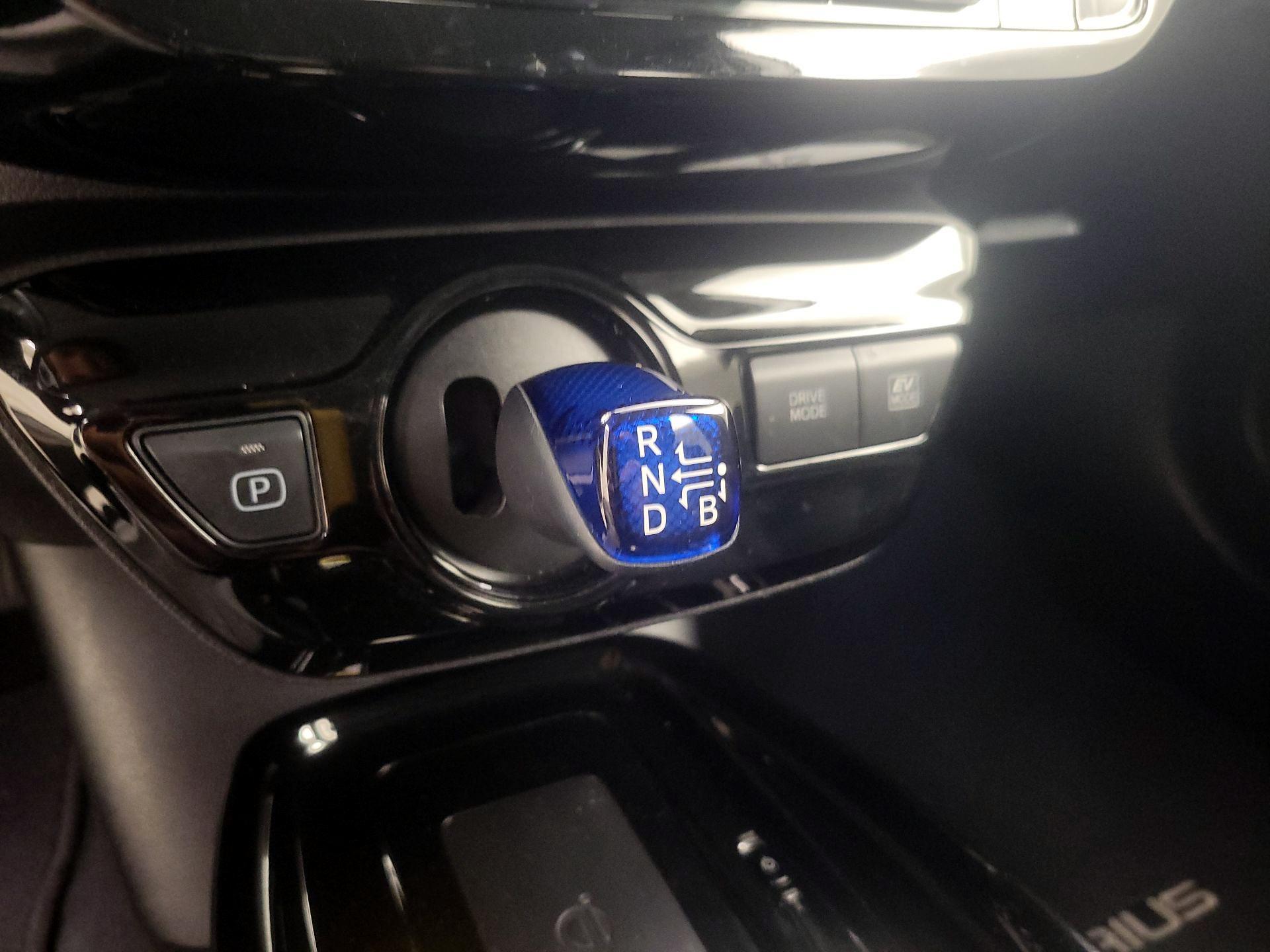 Thumbnail: 2019 Toyota Prius - 17