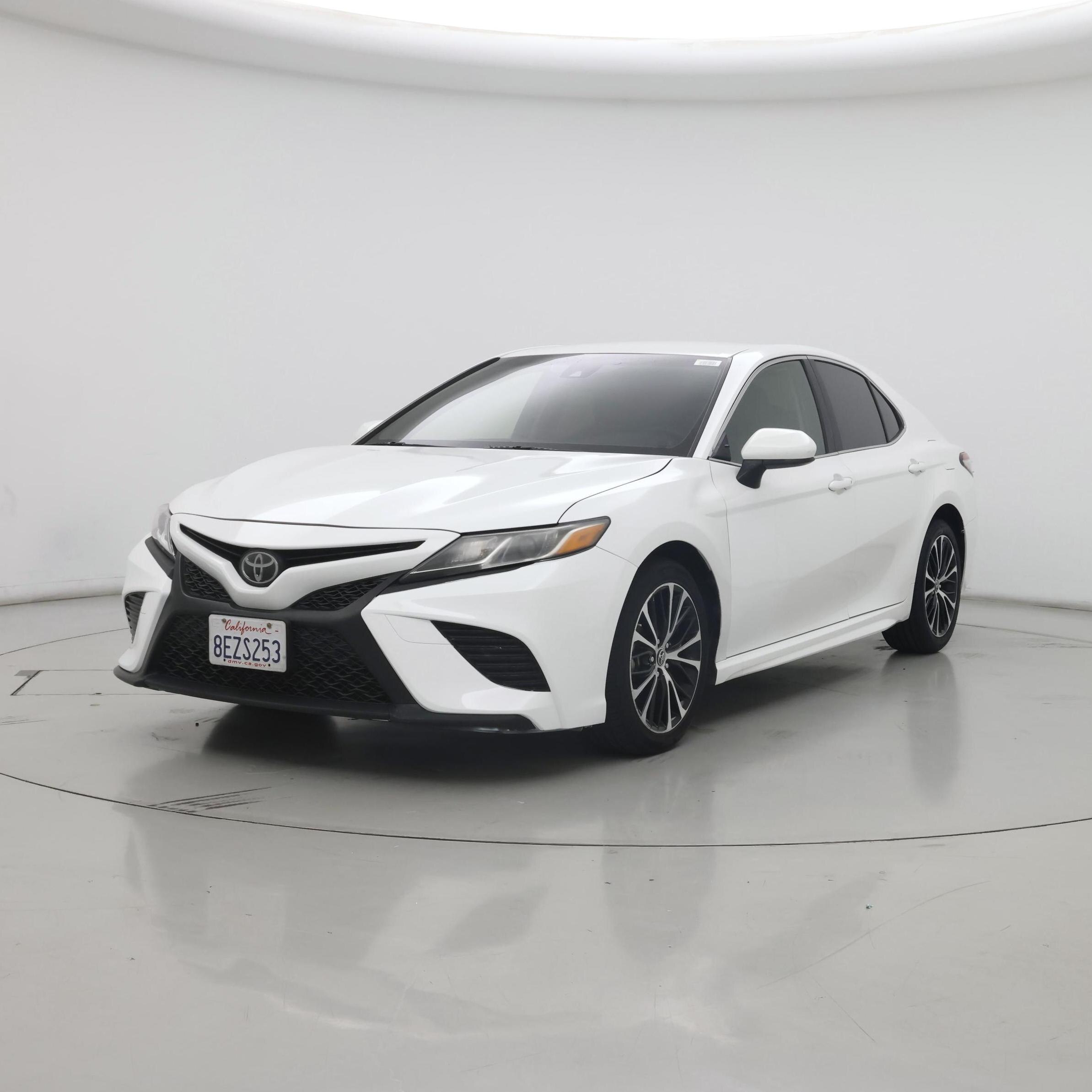 Thumbnail: 2018 Toyota Camry - 4