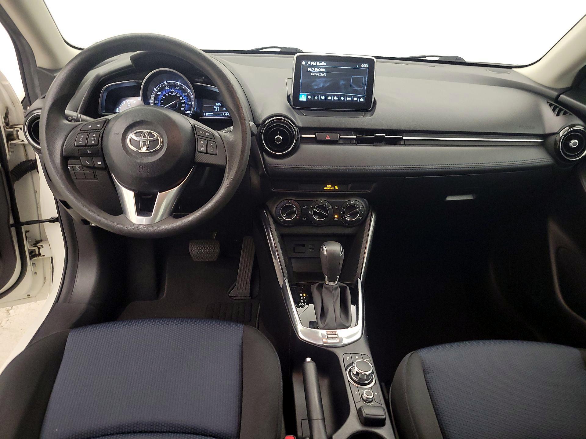 Thumbnail: 2017 Toyota Yaris iA - 9