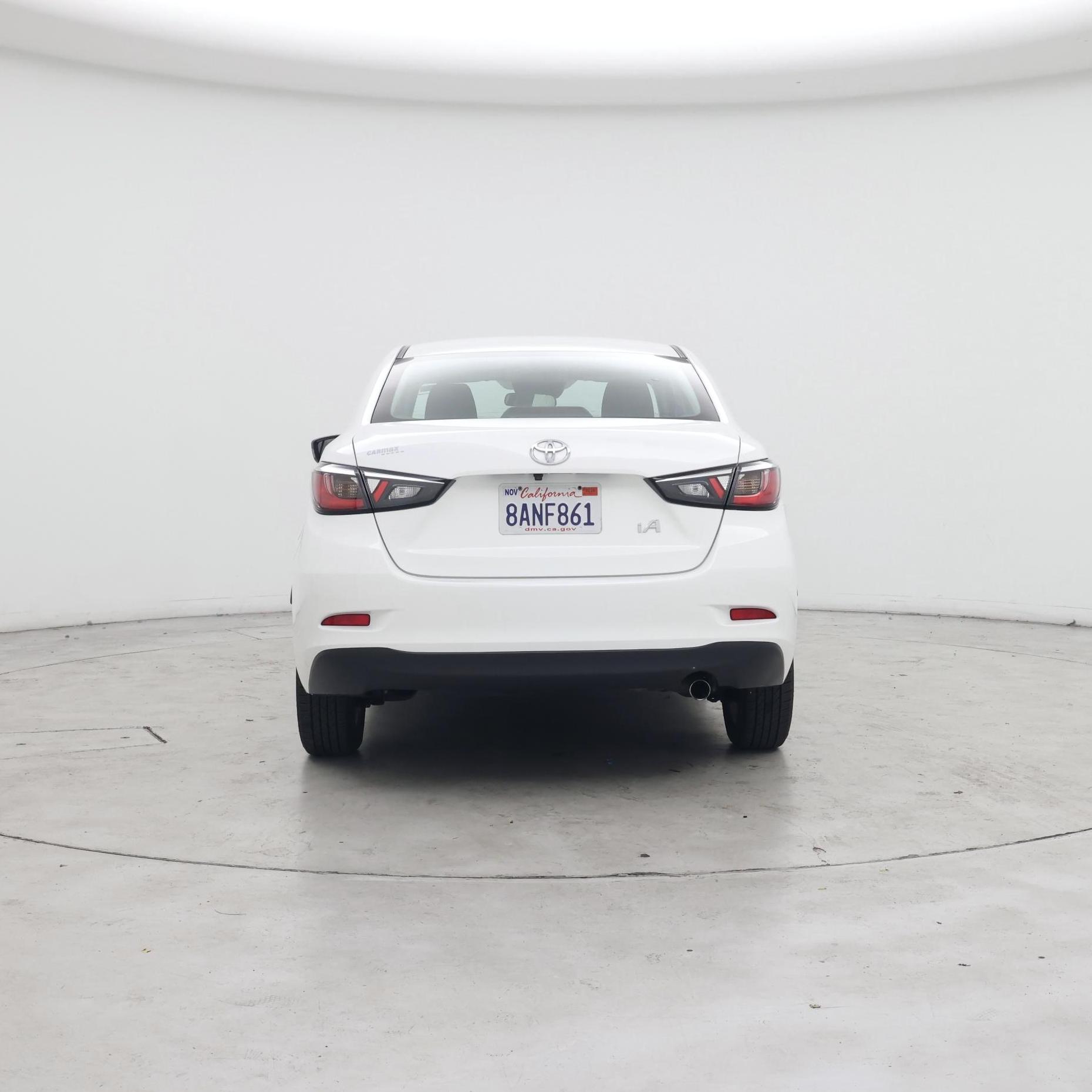 Thumbnail: 2017 Toyota Yaris iA - 6