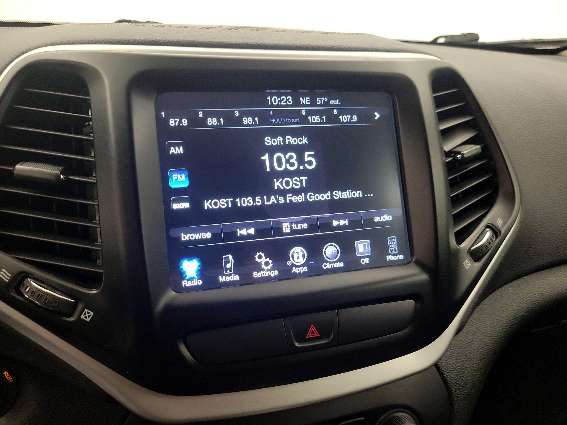 Thumbnail: 2018 Jeep Cherokee - 15