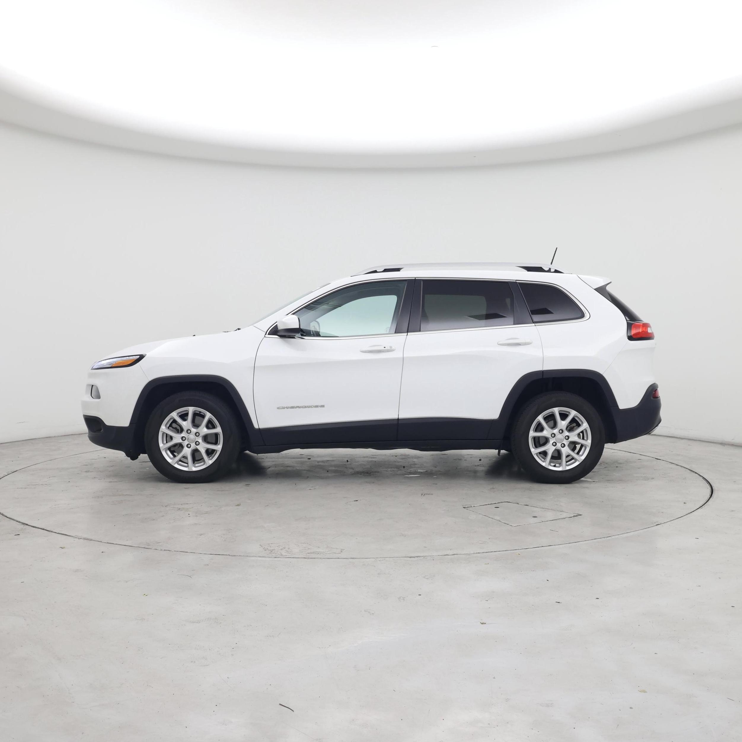 Thumbnail: 2018 Jeep Cherokee - 3