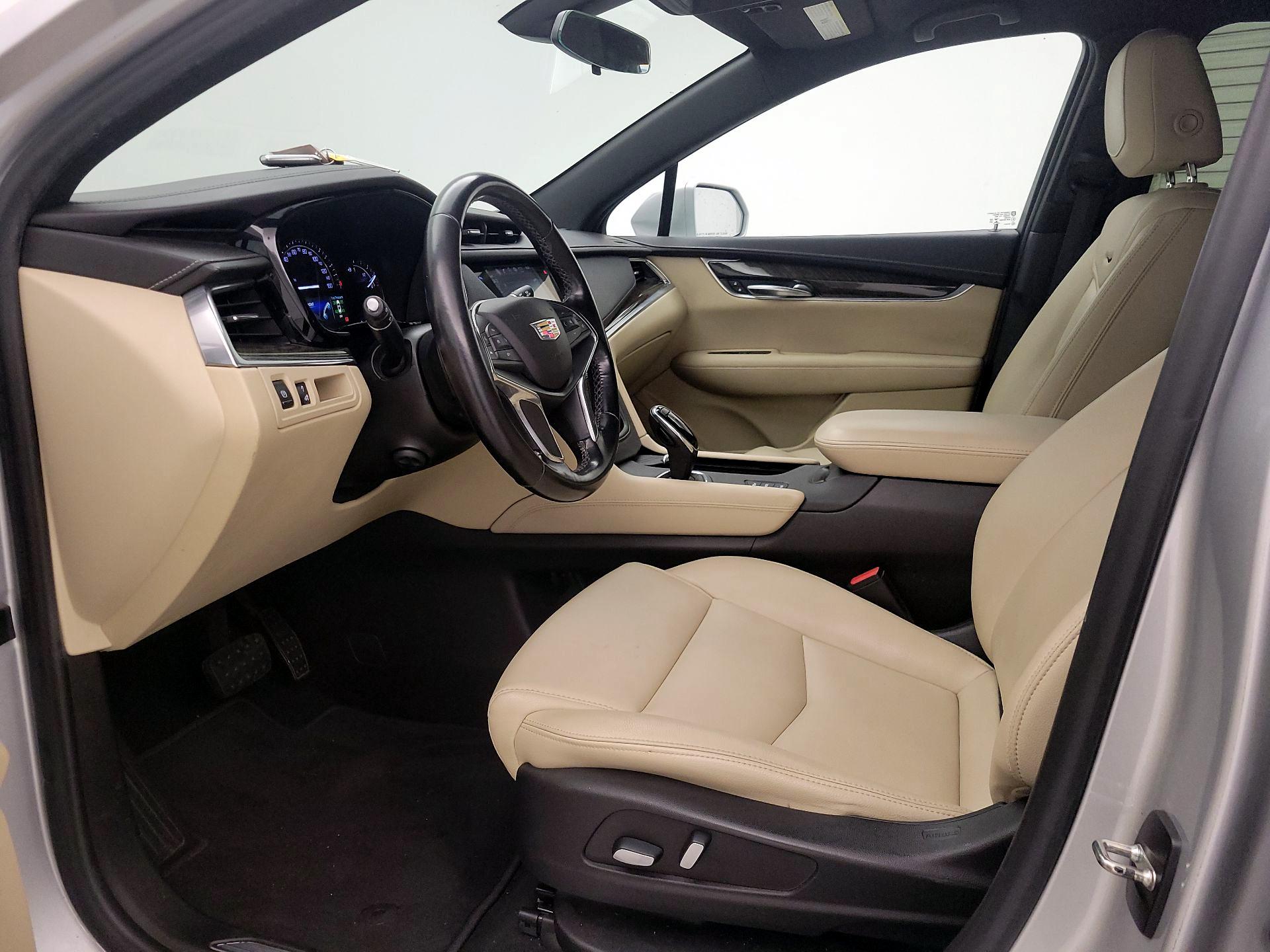 Thumbnail: 2018 Cadillac XT5 - 11