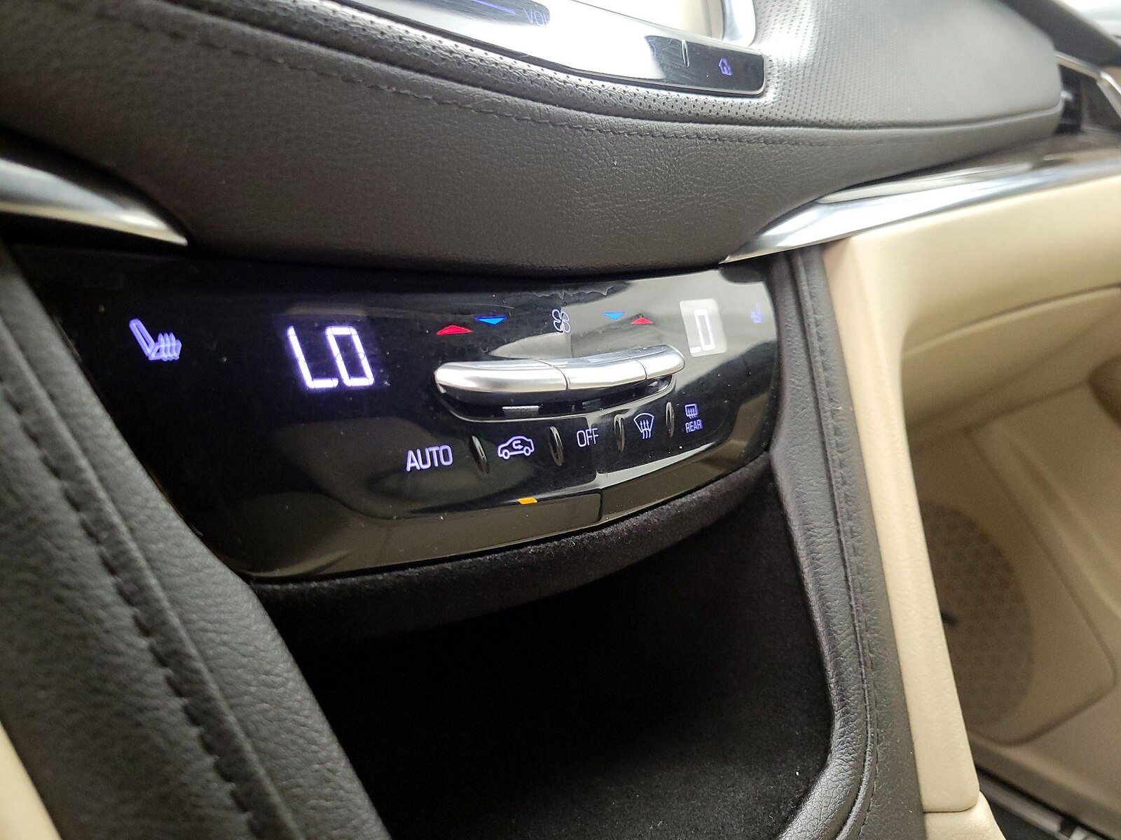 2018 Cadillac XT5 Base - Photo 17