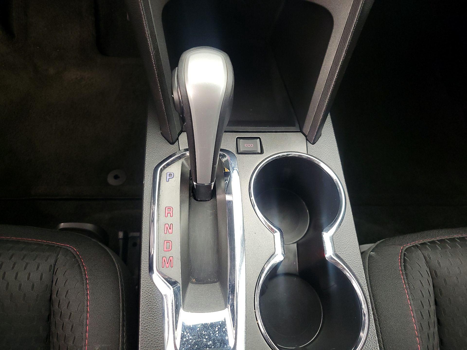 Thumbnail: 2015 GMC Terrain - 16