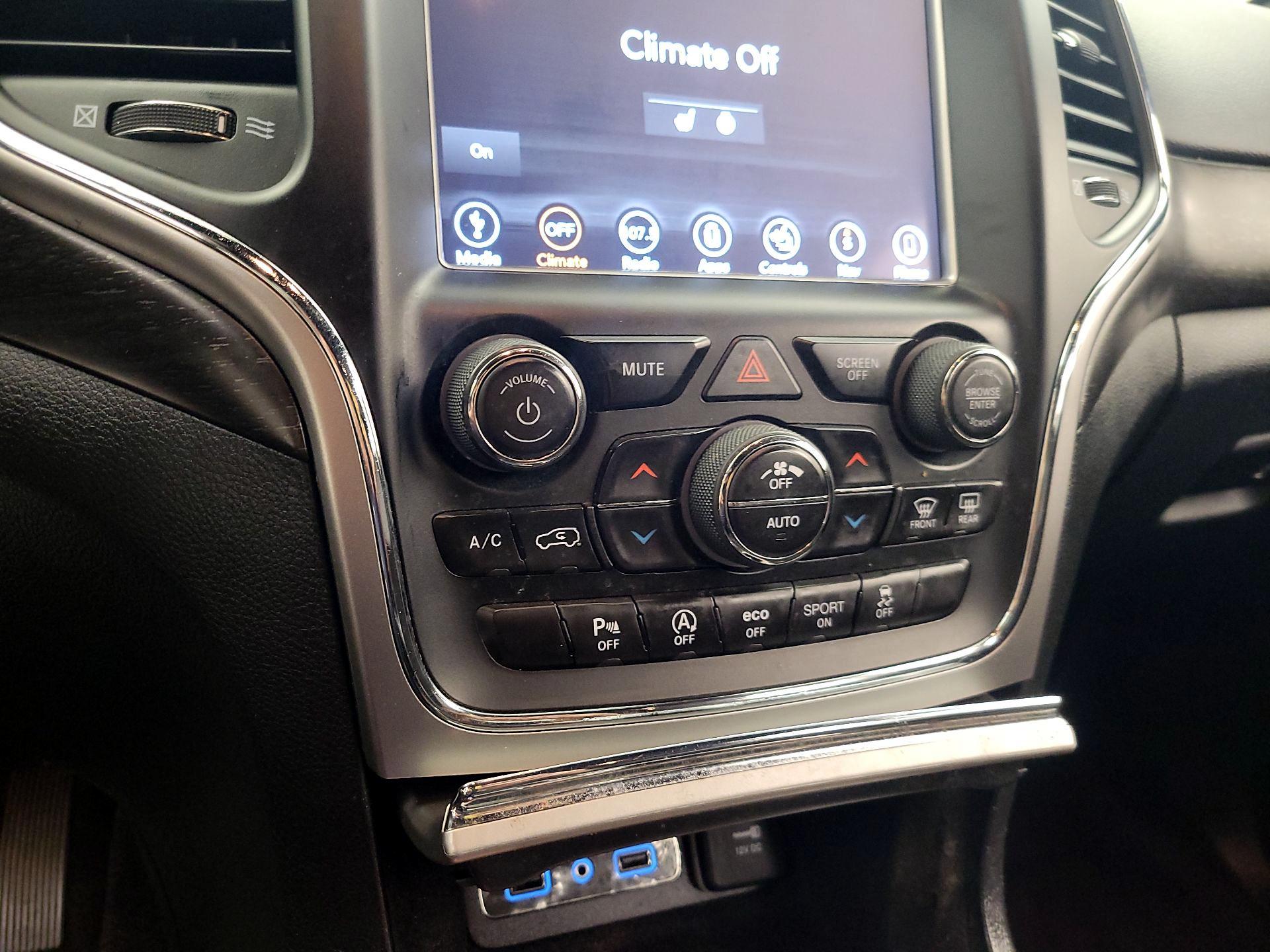 Thumbnail: 2018 Jeep Grand Cherokee - 16