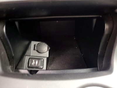 USB/AUX Ports