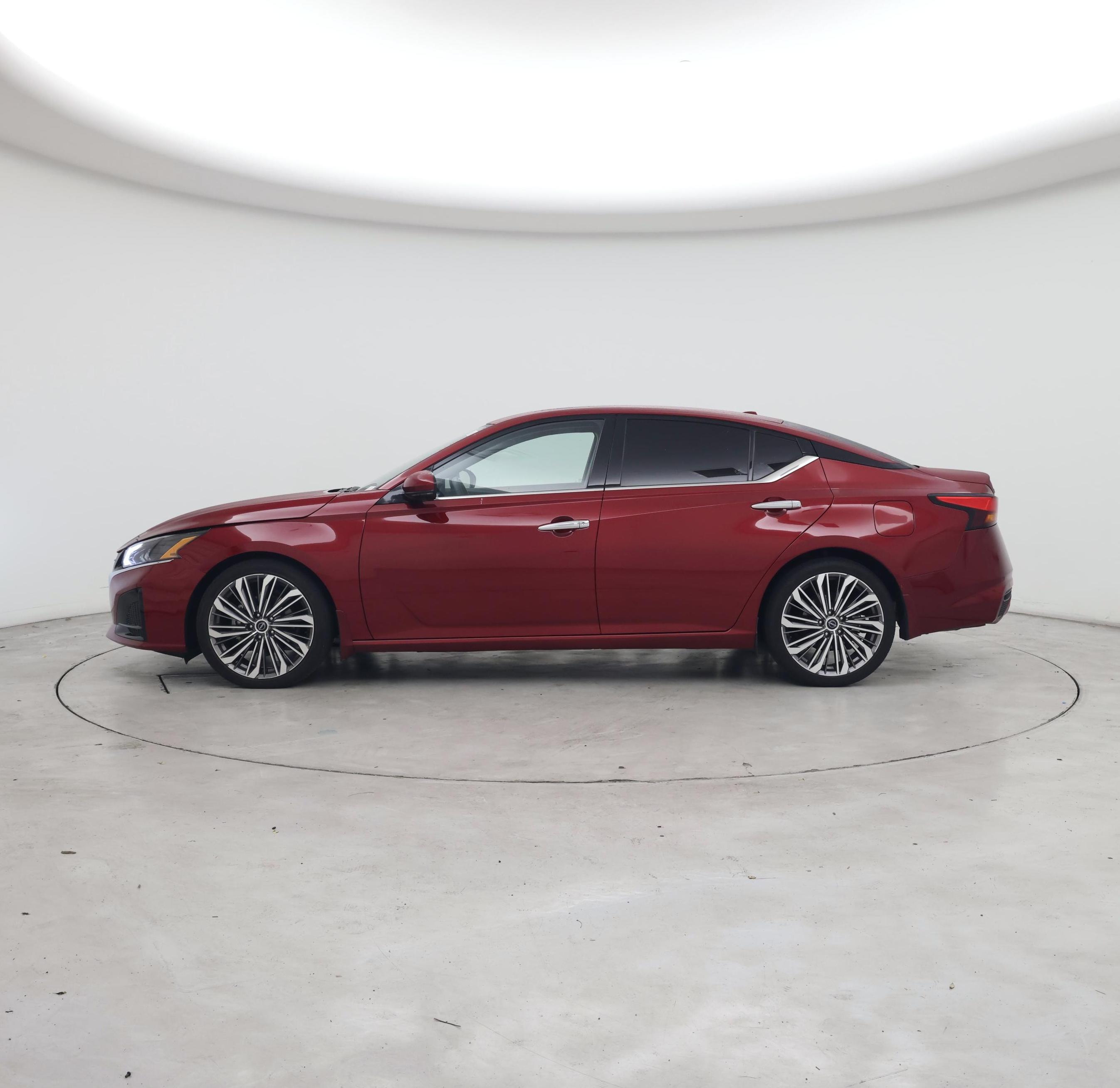 Thumbnail: 2023 Nissan Altima - 3