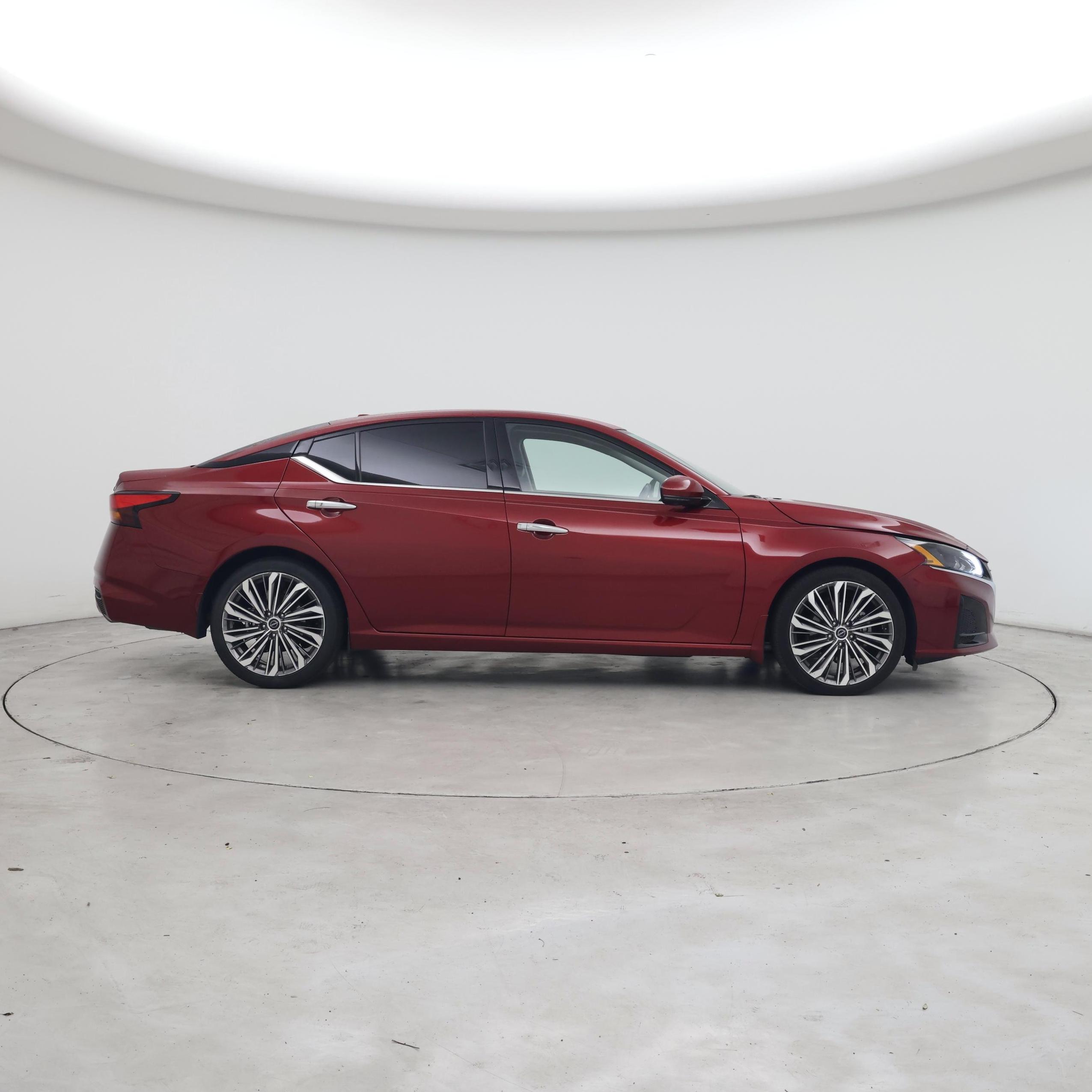 Thumbnail: 2023 Nissan Altima - 7