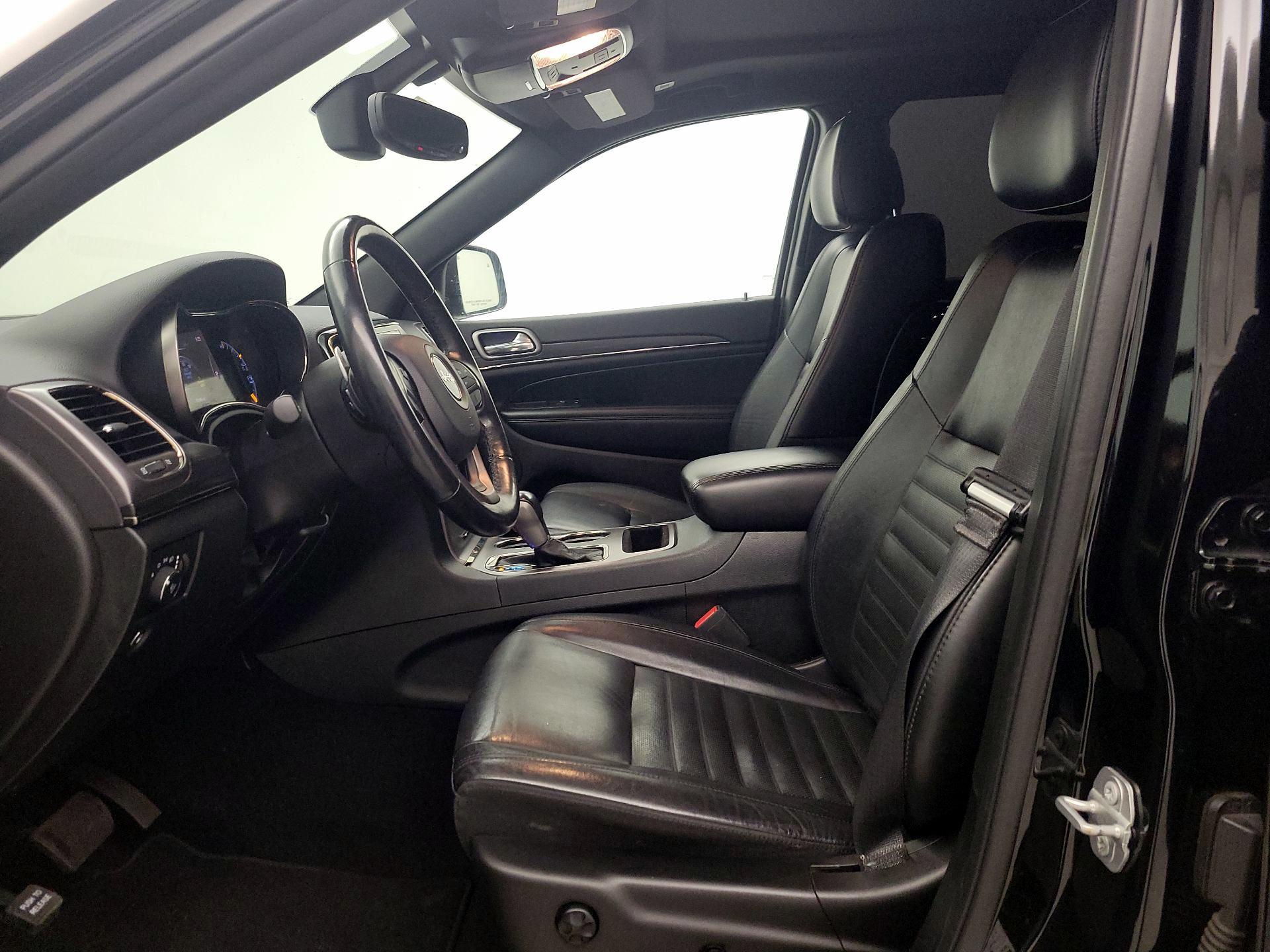 Thumbnail: 2020 Jeep Grand Cherokee - 11