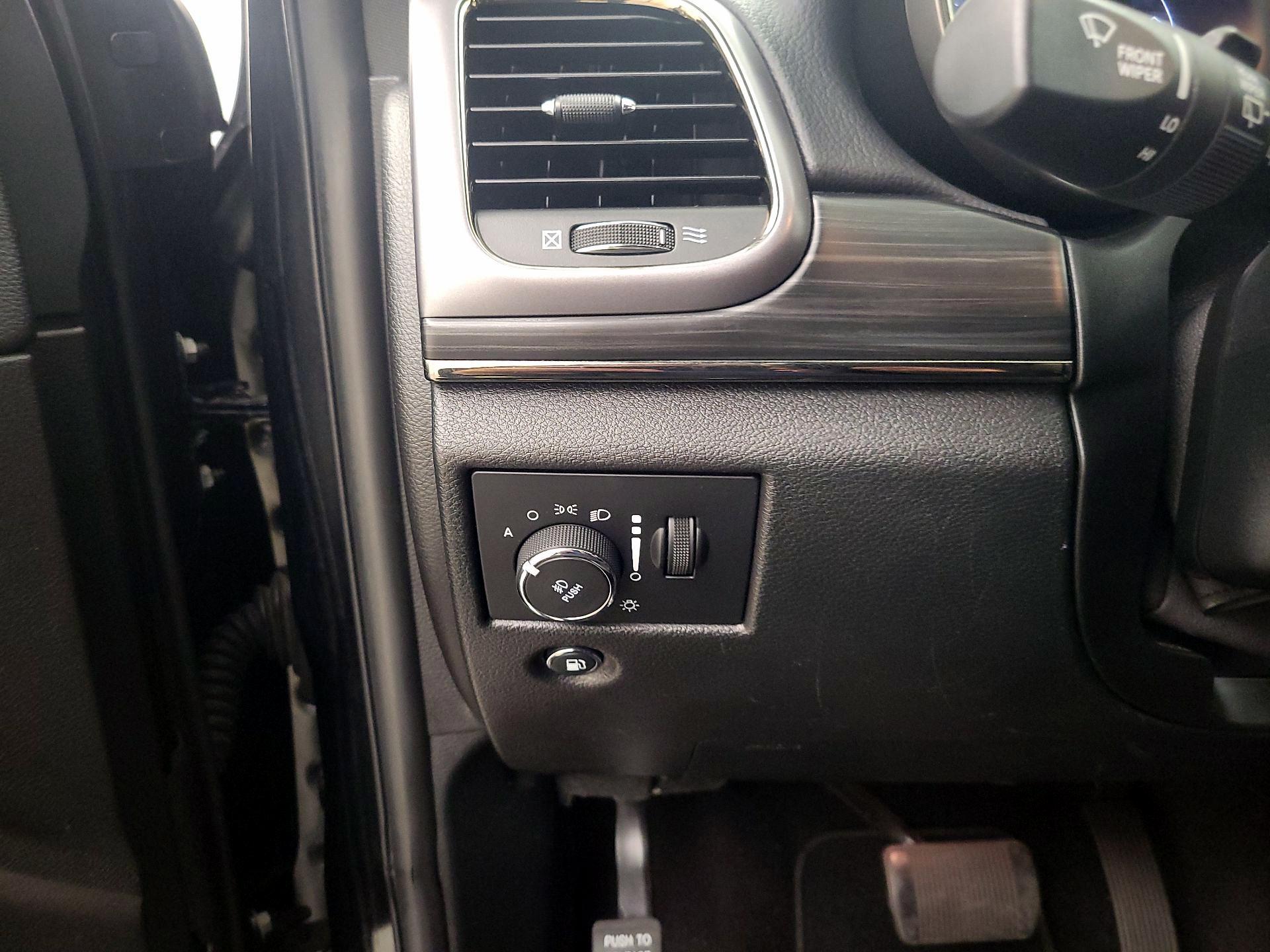 Thumbnail: 2020 Jeep Grand Cherokee - 14