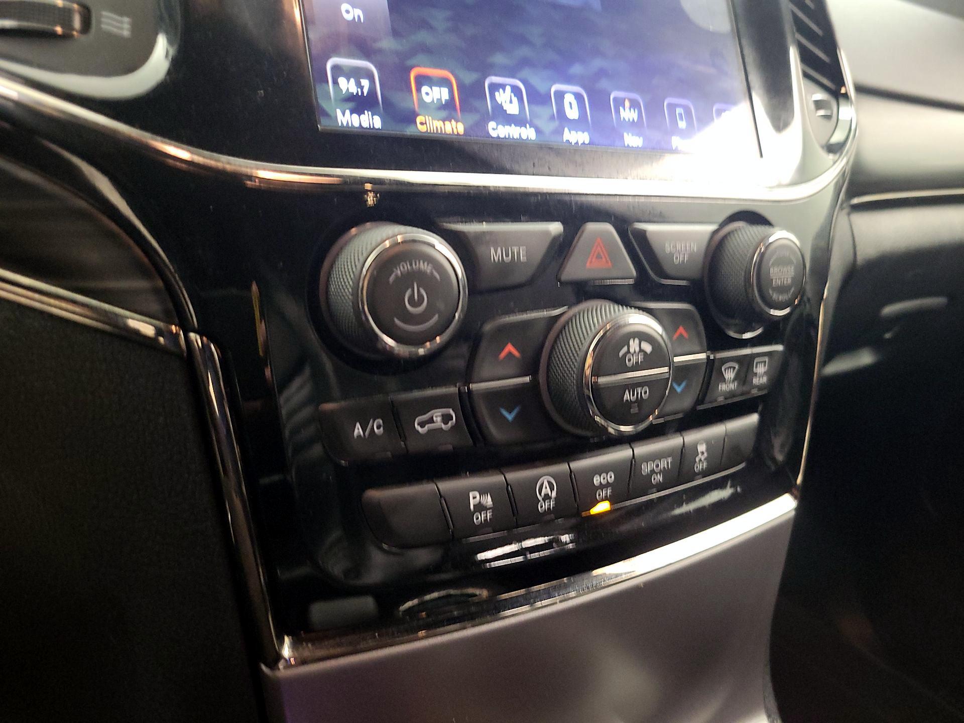 Thumbnail: 2020 Jeep Grand Cherokee - 17