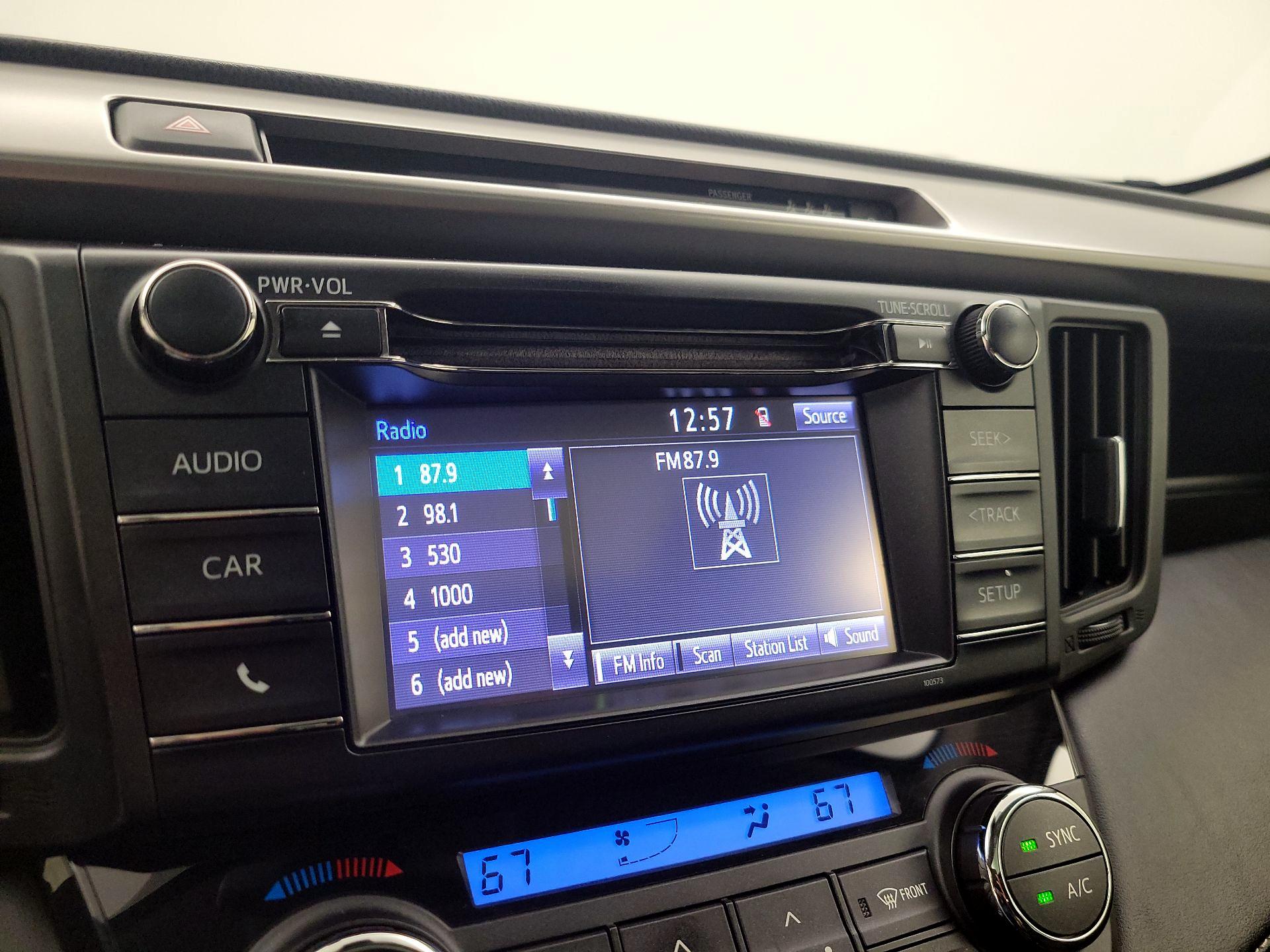 Thumbnail: 2018 Toyota RAV4 - 15