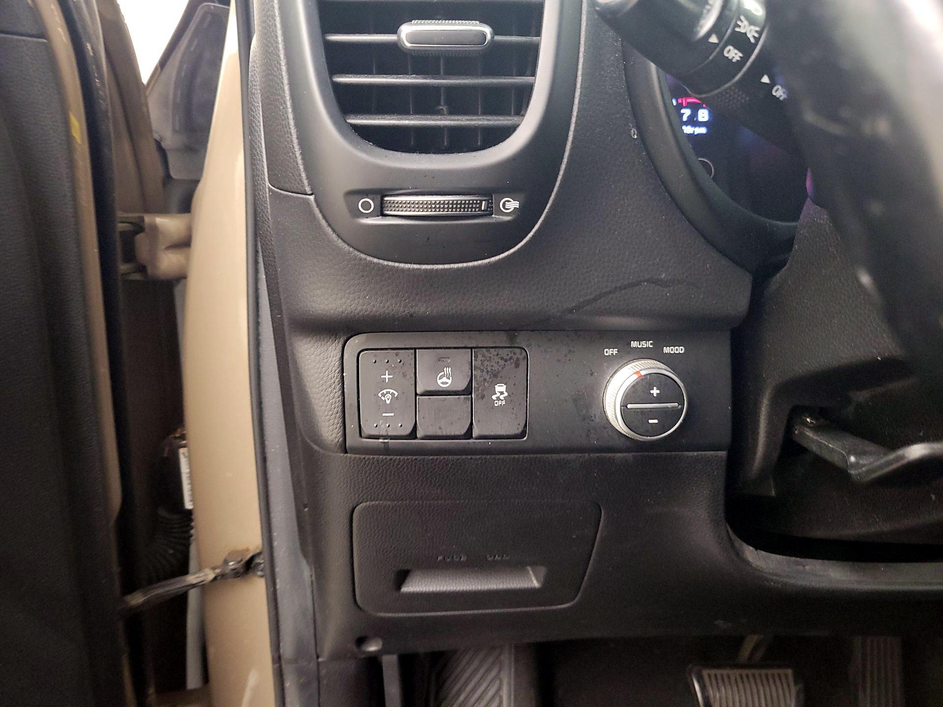 Thumbnail: 2014 Kia Soul - 13