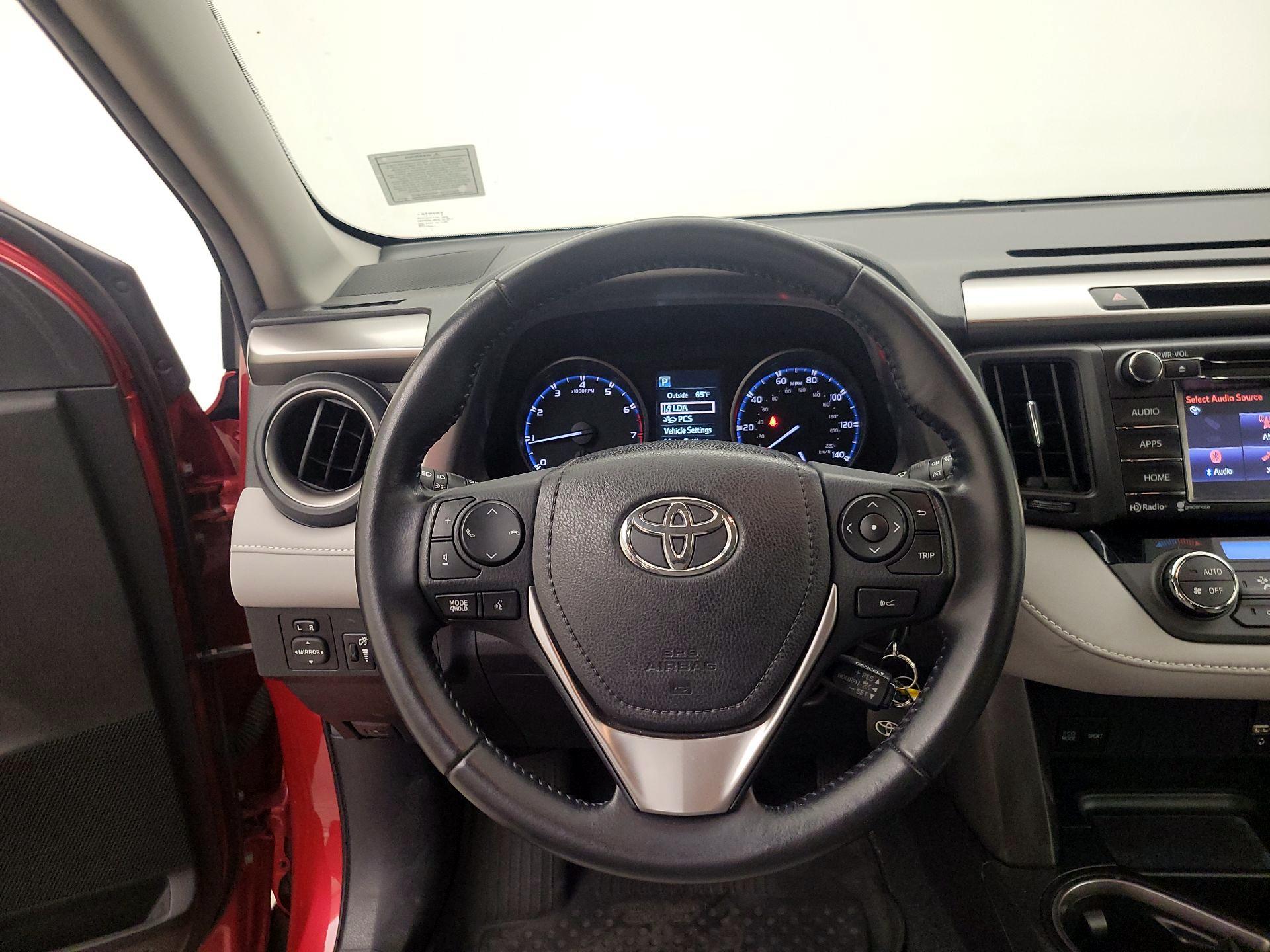 Thumbnail: 2017 Toyota RAV4 - 10