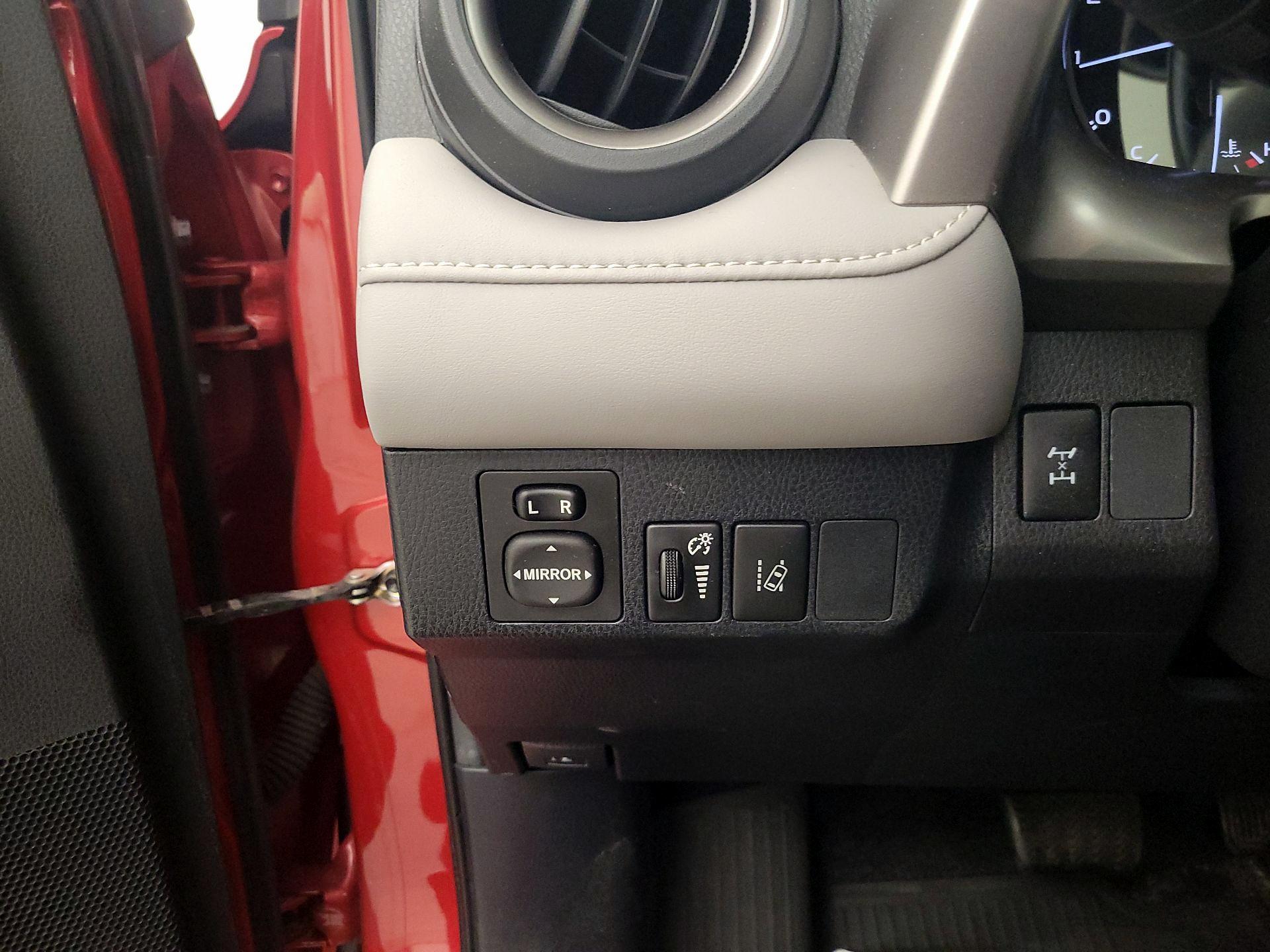 Thumbnail: 2017 Toyota RAV4 - 13