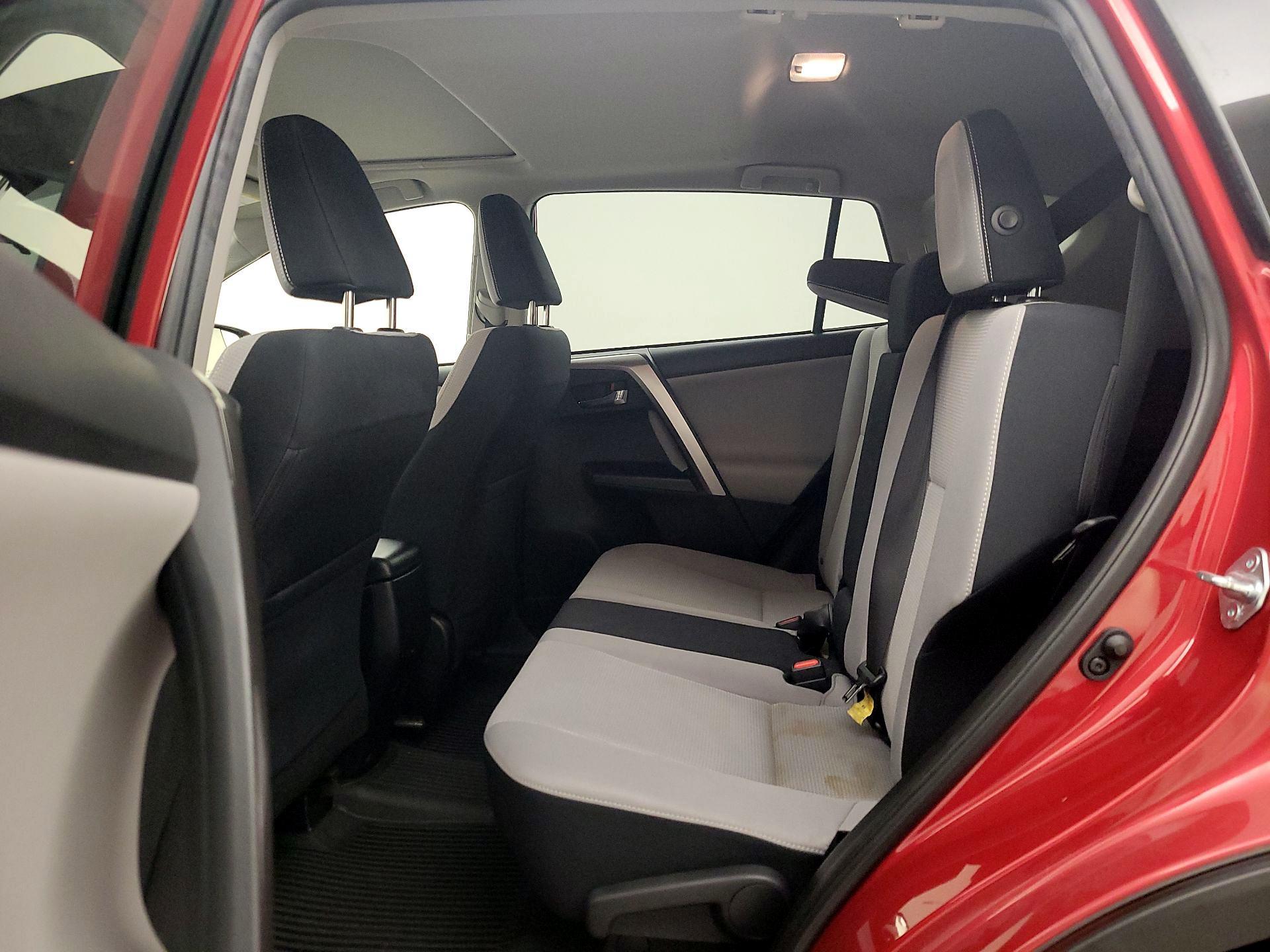 Thumbnail: 2017 Toyota RAV4 - 20