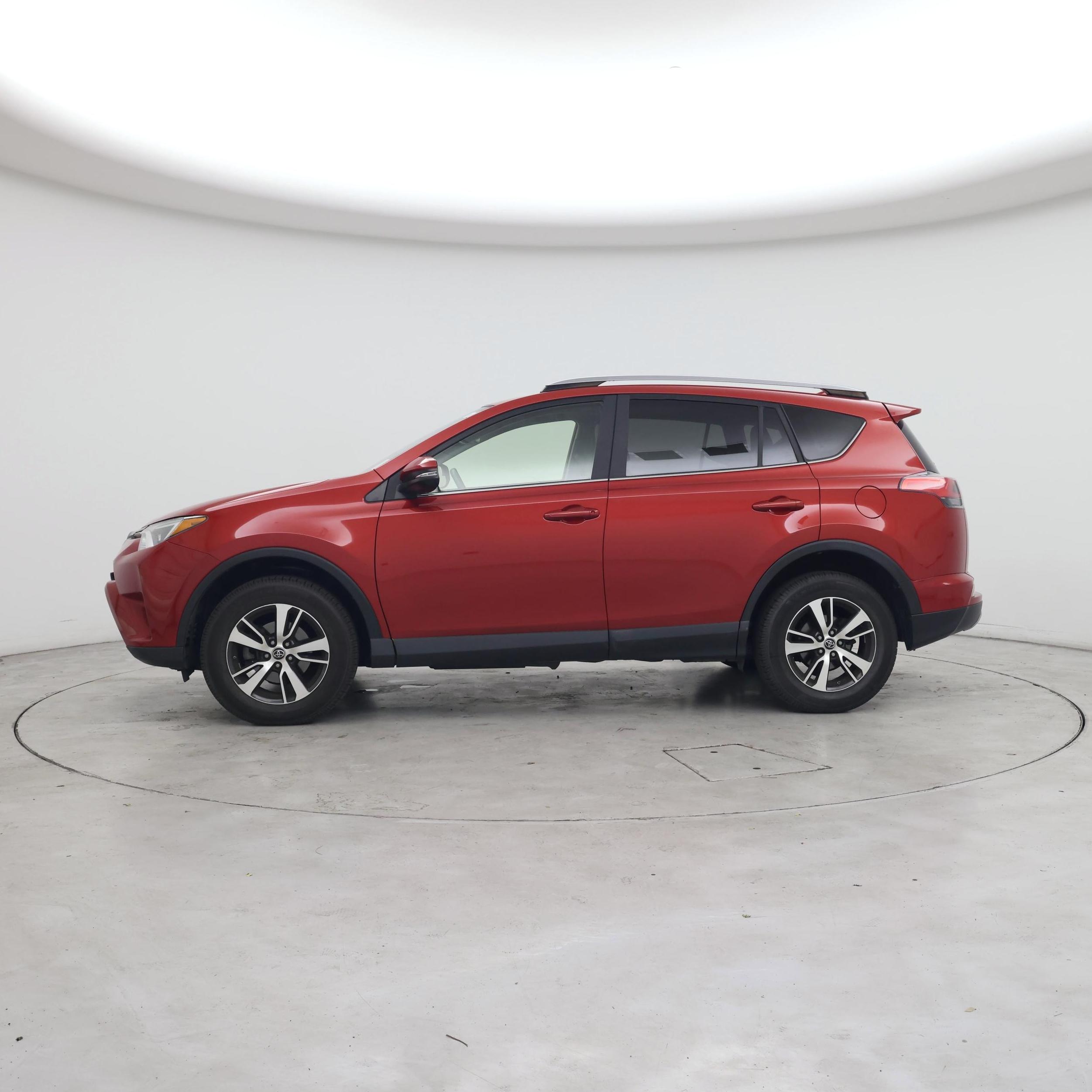 Thumbnail: 2017 Toyota RAV4 - 3