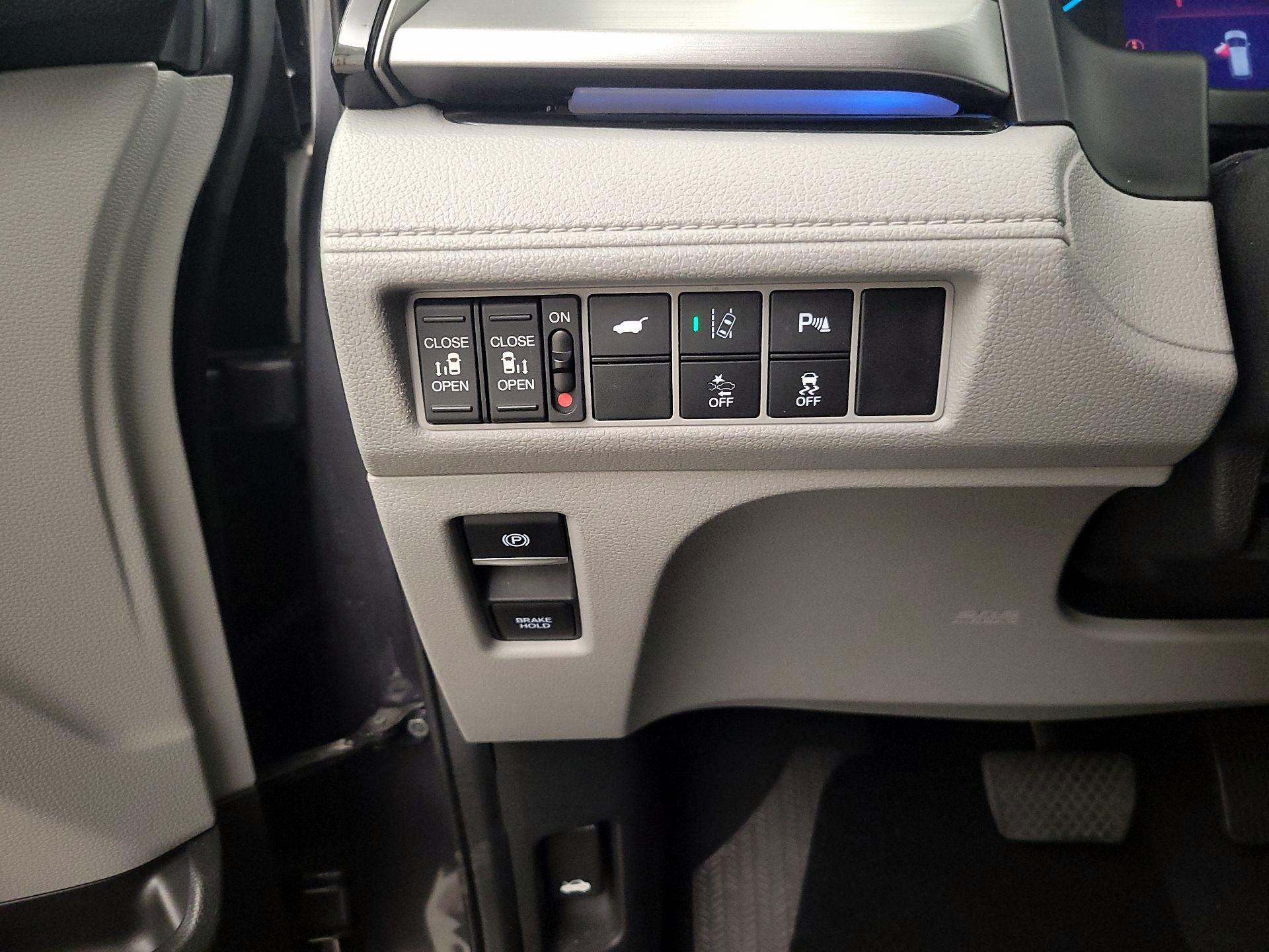 Thumbnail: 2018 Honda Odyssey - 13