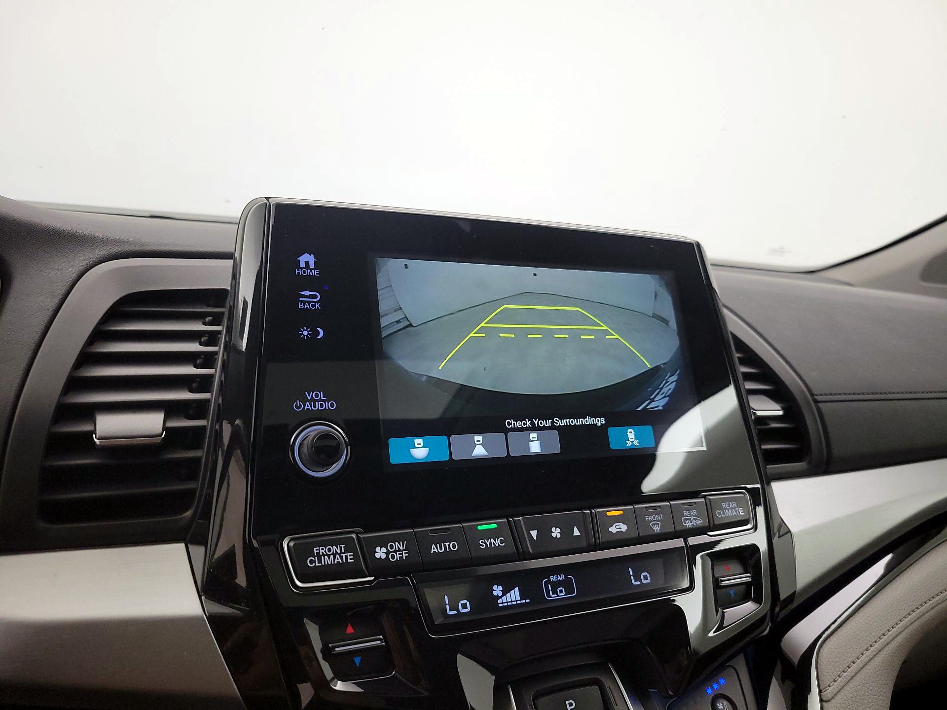 Thumbnail: 2018 Honda Odyssey - 14