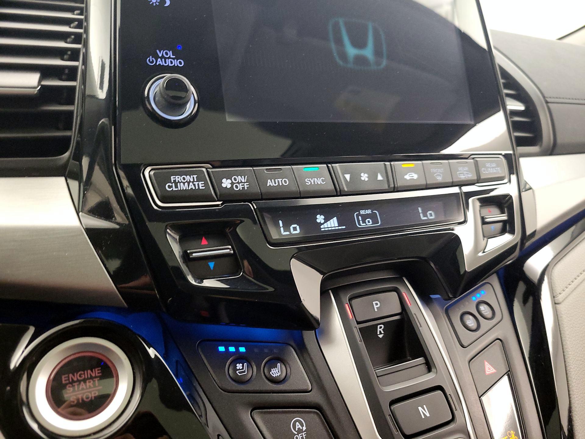 Thumbnail: 2018 Honda Odyssey - 16