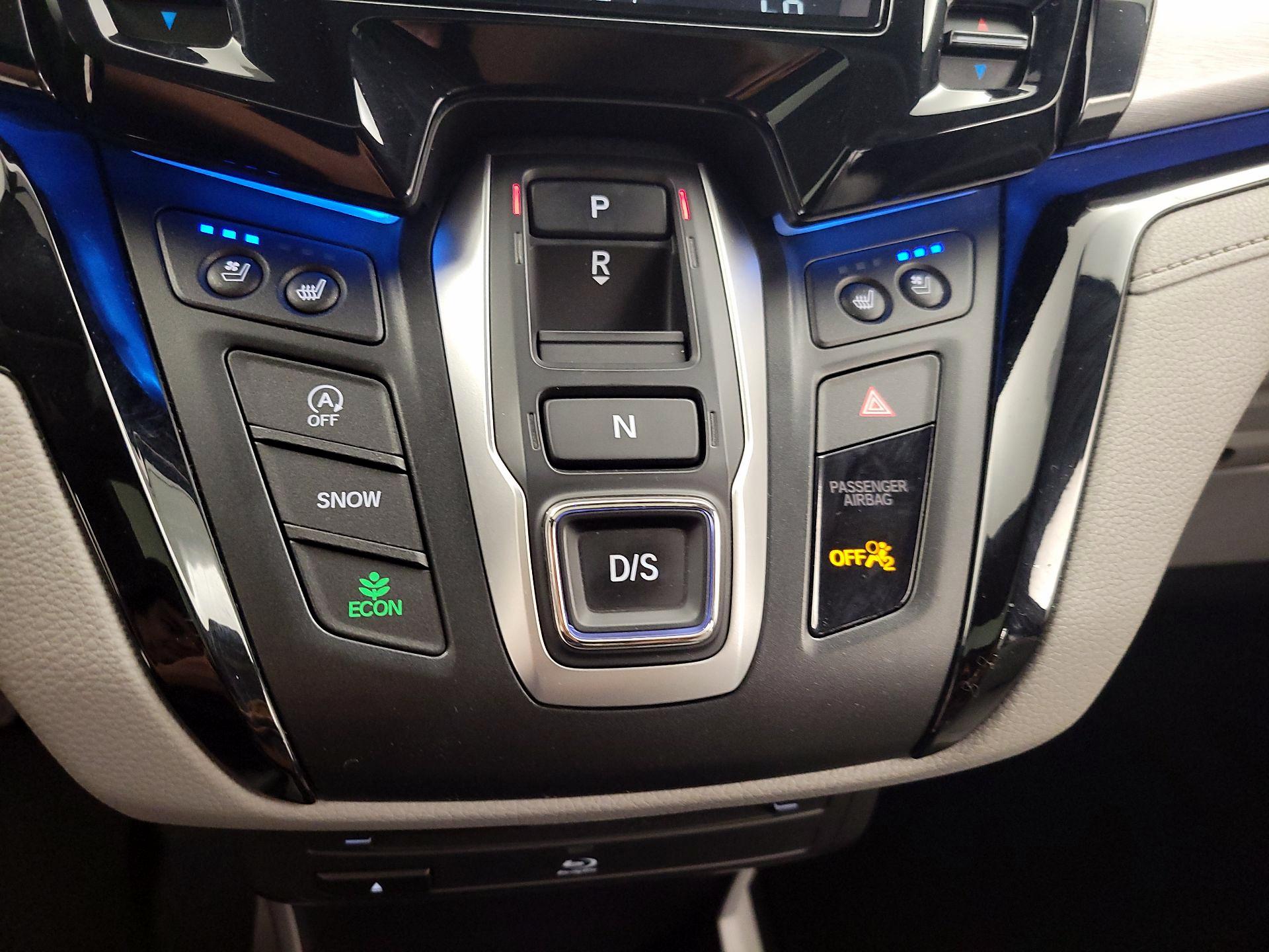 Thumbnail: 2018 Honda Odyssey - 17