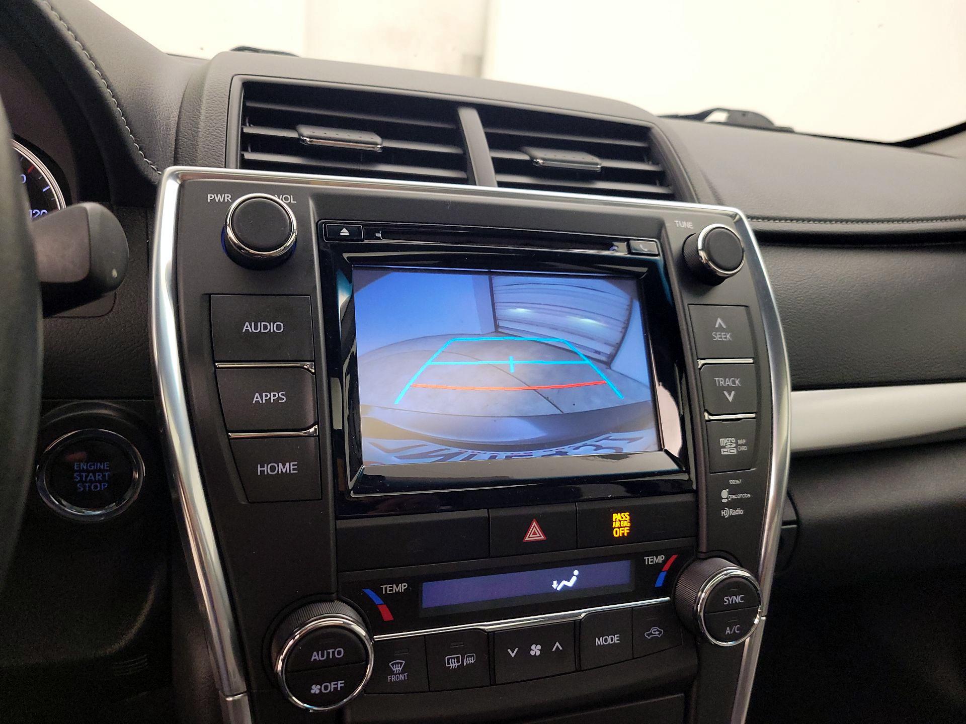 Thumbnail: 2015 Toyota Camry - 12