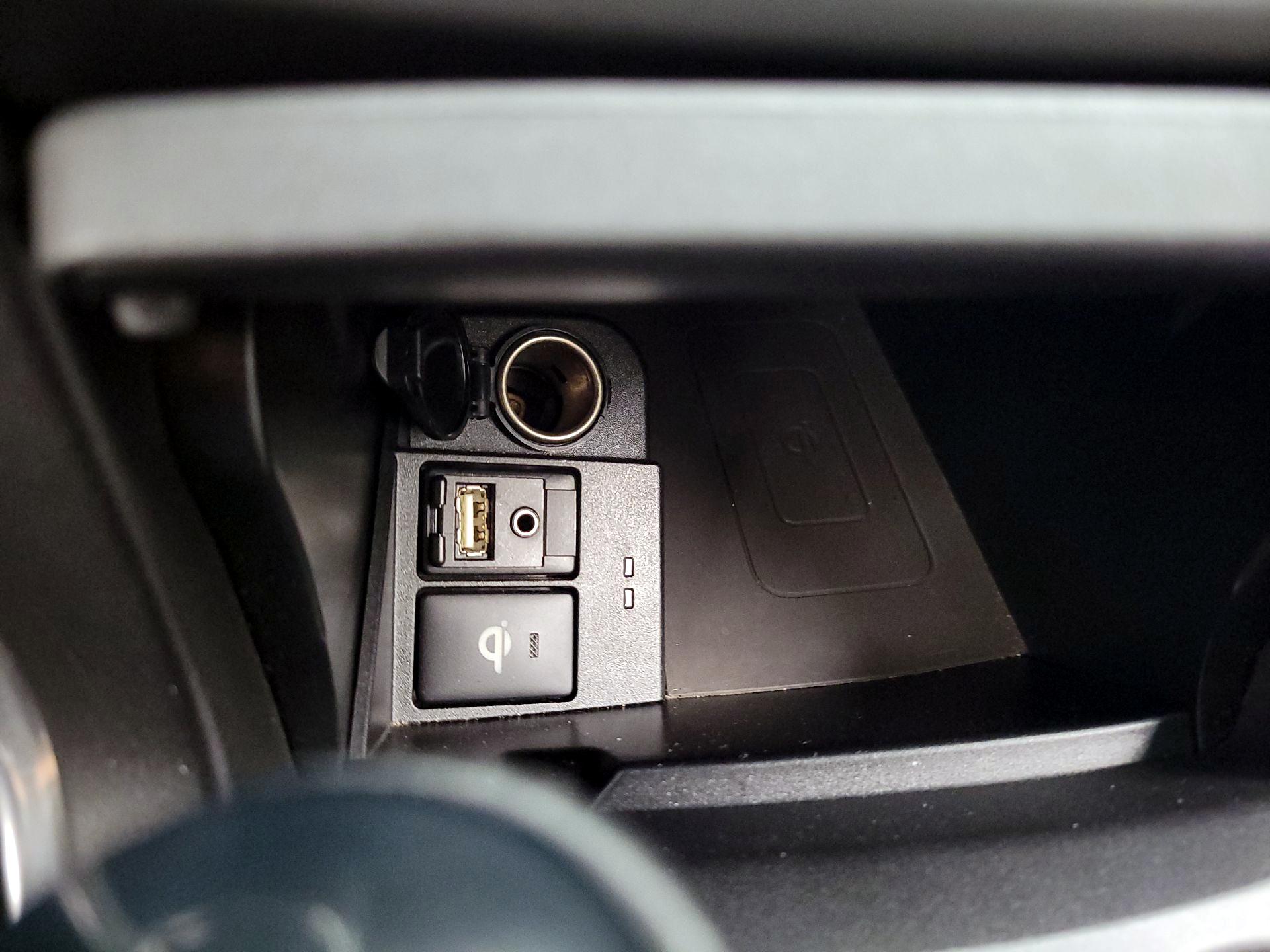 Thumbnail: 2015 Toyota Camry - 16