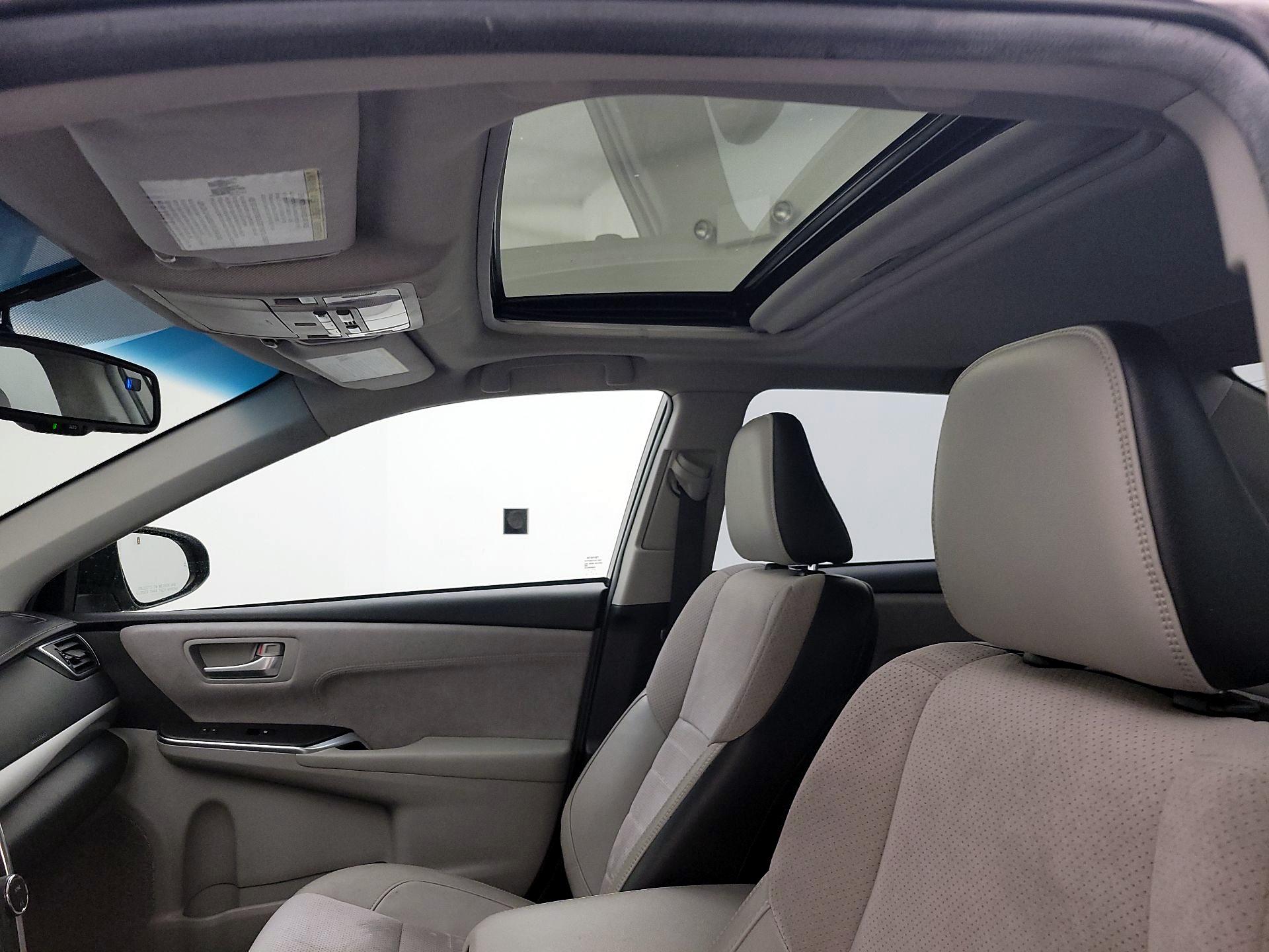 Thumbnail: 2015 Toyota Camry - 17