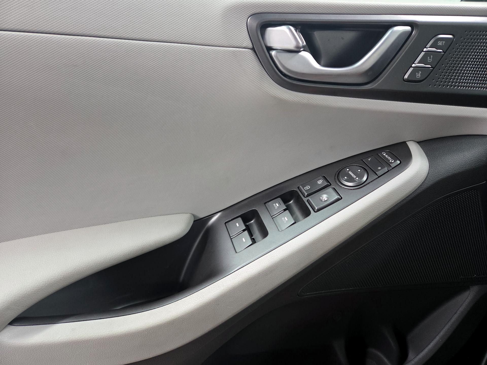 Thumbnail: 2020 Hyundai Ioniq - 10