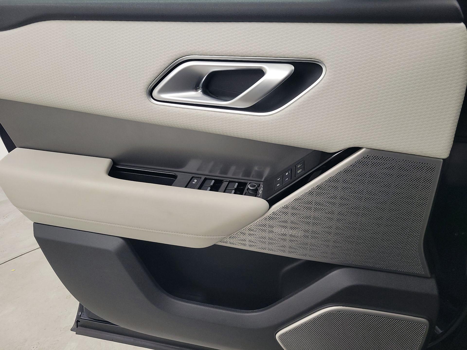 Thumbnail: 2022 Land Rover Range Rover Velar - 12