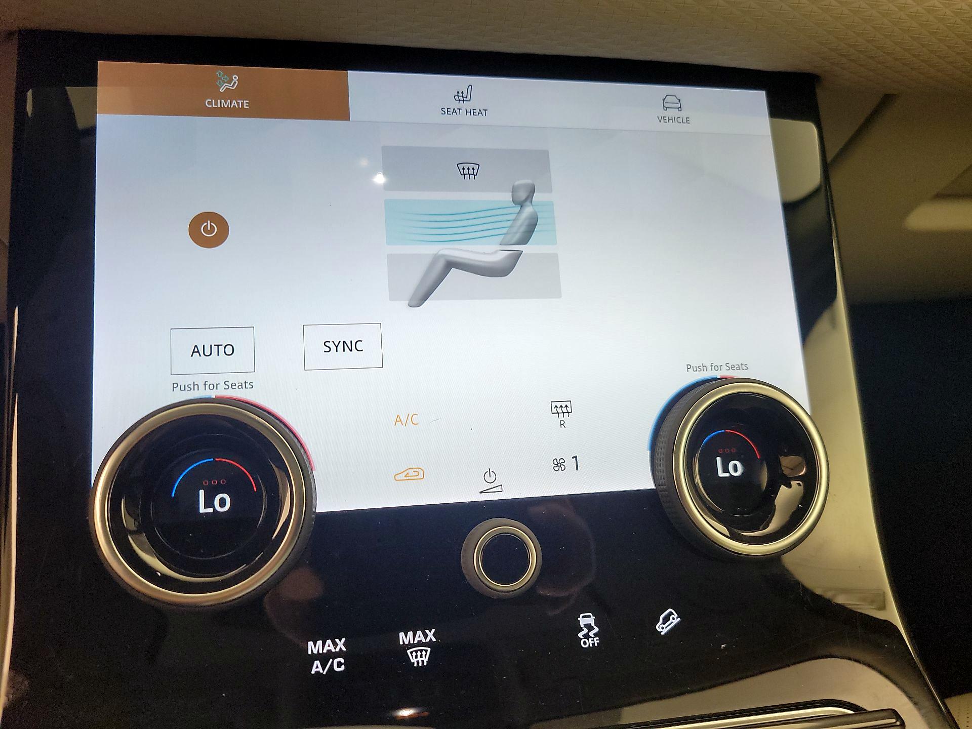 Thumbnail: 2022 Land Rover Range Rover Velar - 17