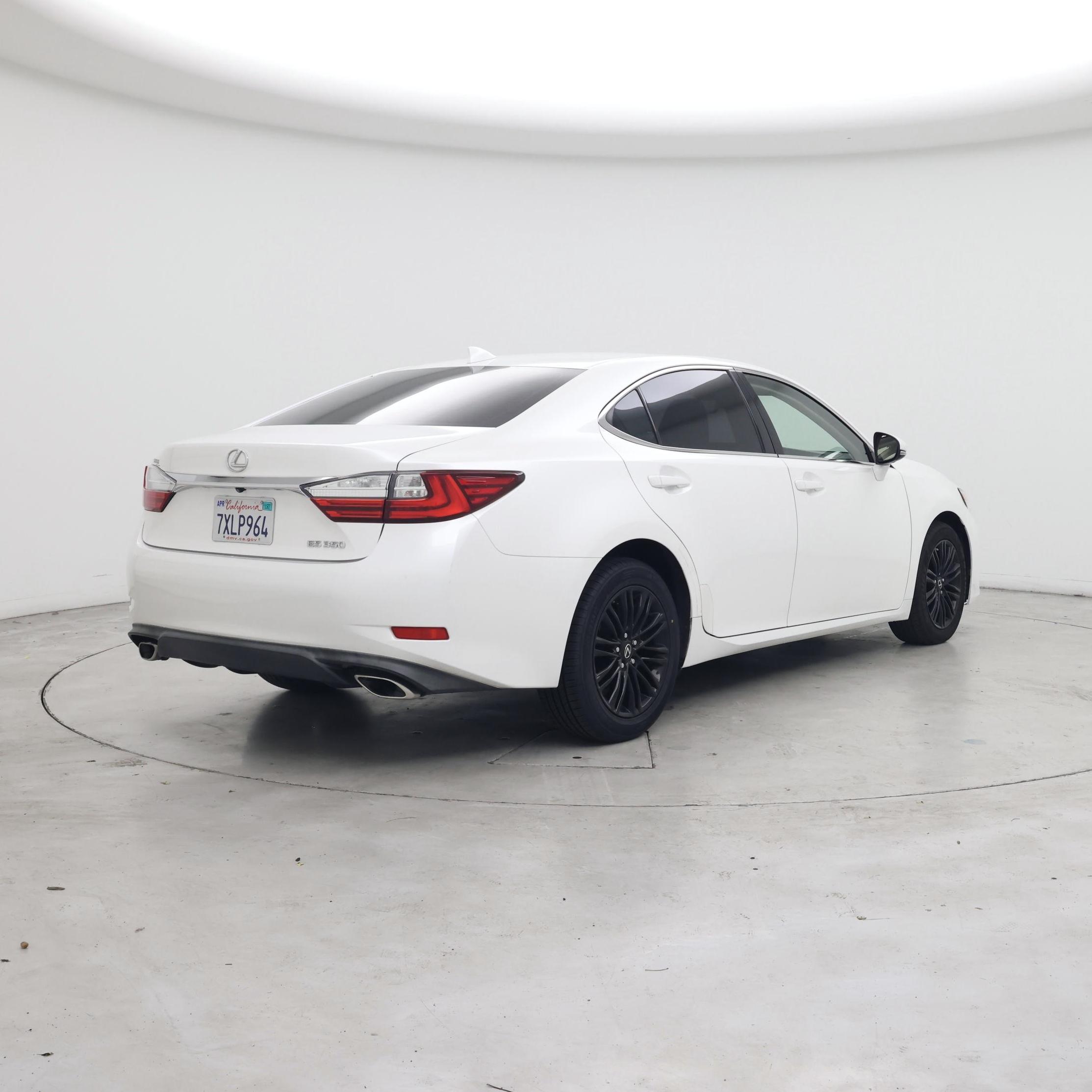 Thumbnail: 2017 Lexus ES - 8