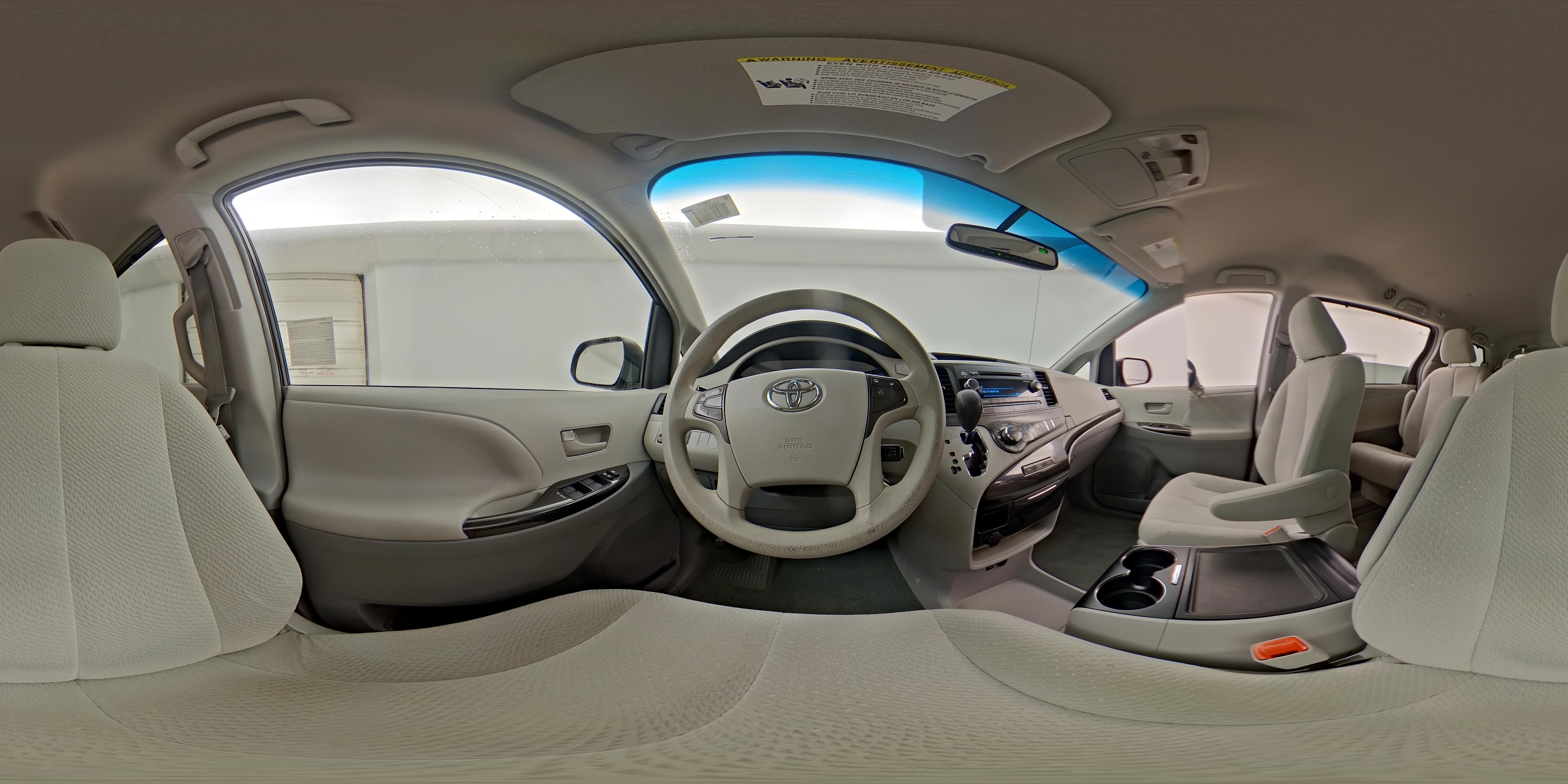 2014 Toyota Sienna LE - Photo 27