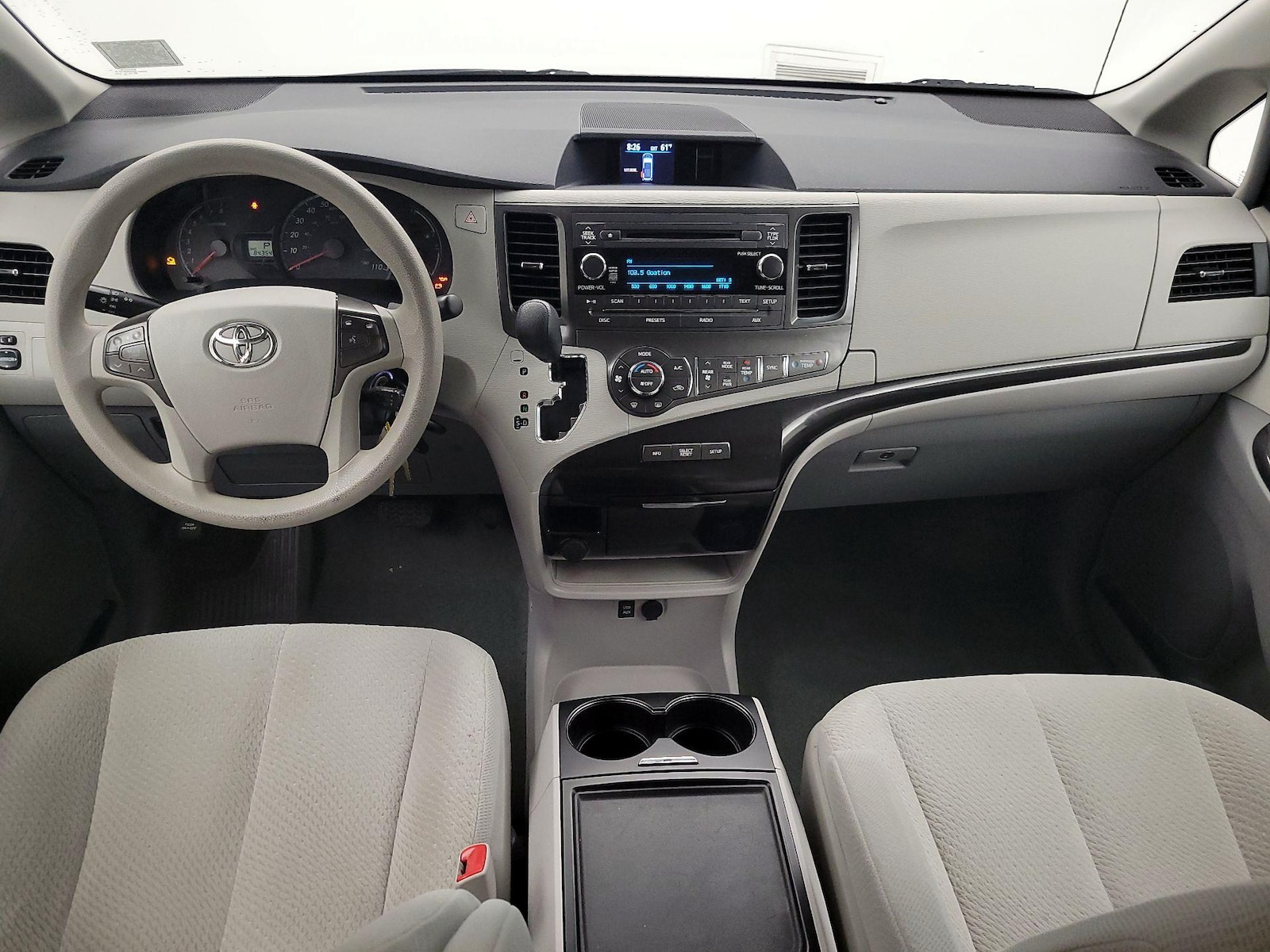 2014 Toyota Sienna LE - Photo 10