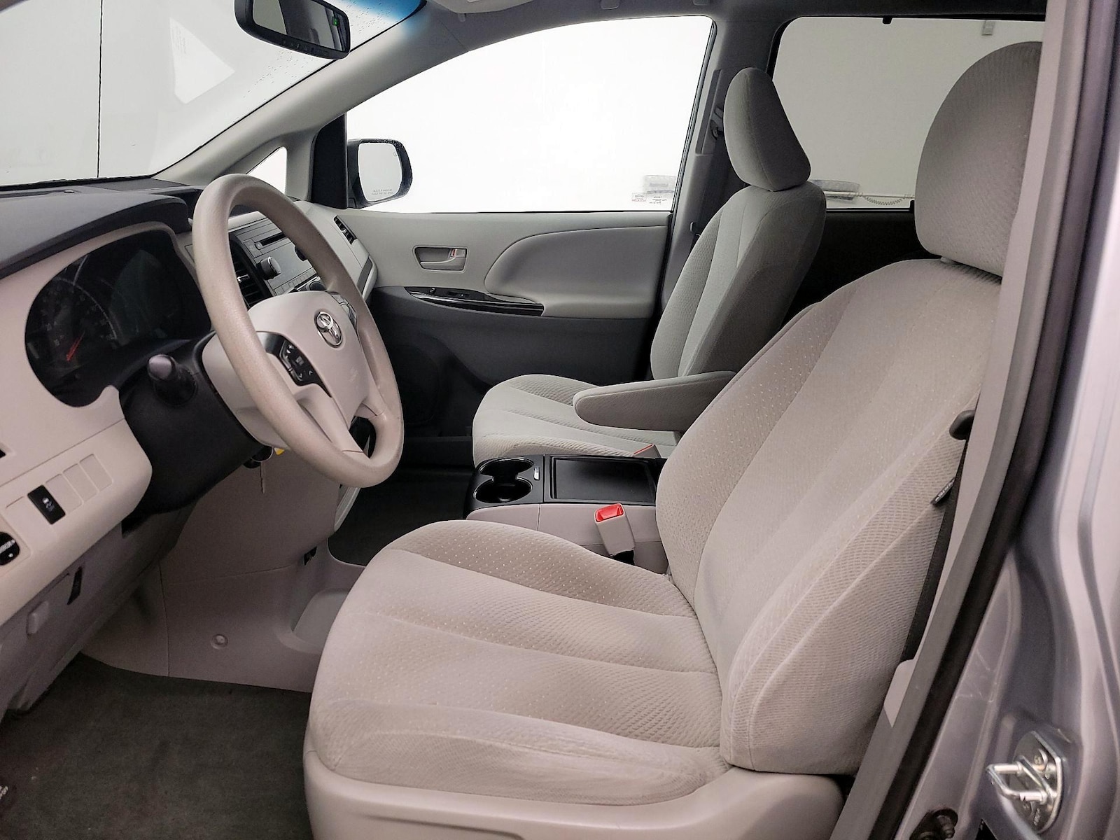2014 Toyota Sienna LE - Photo 12