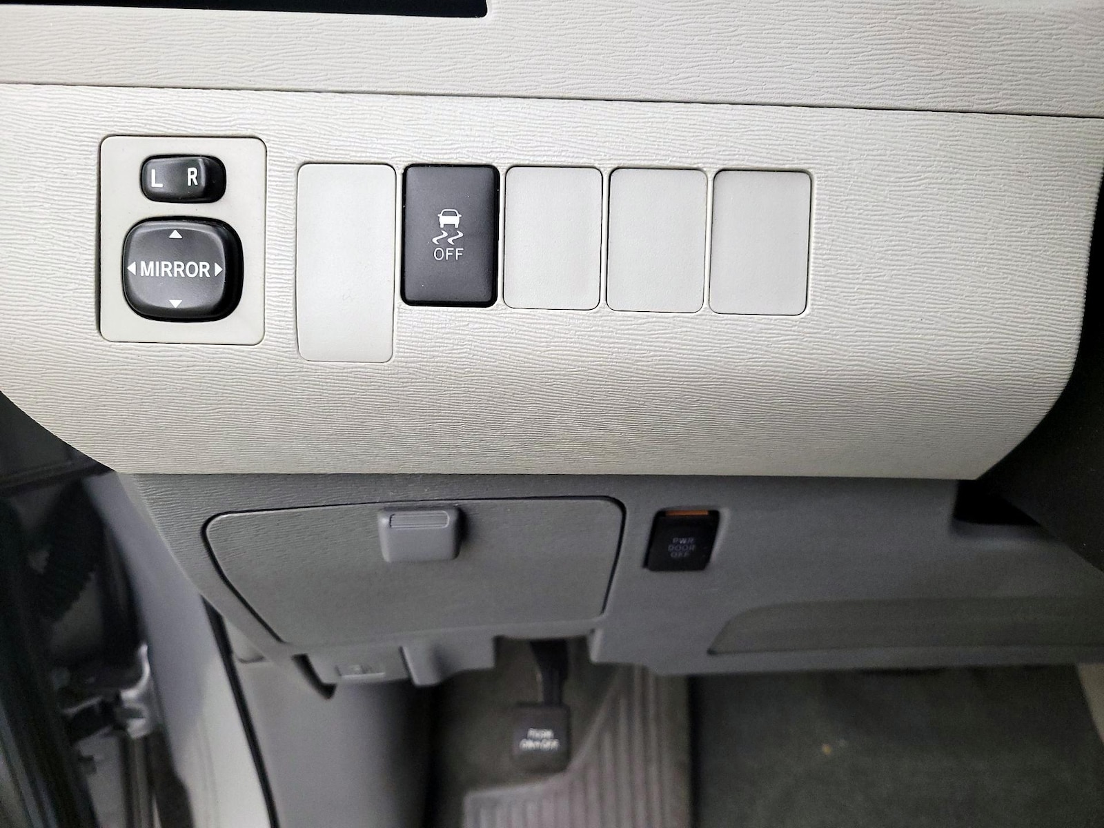 2014 Toyota Sienna LE - Photo 14