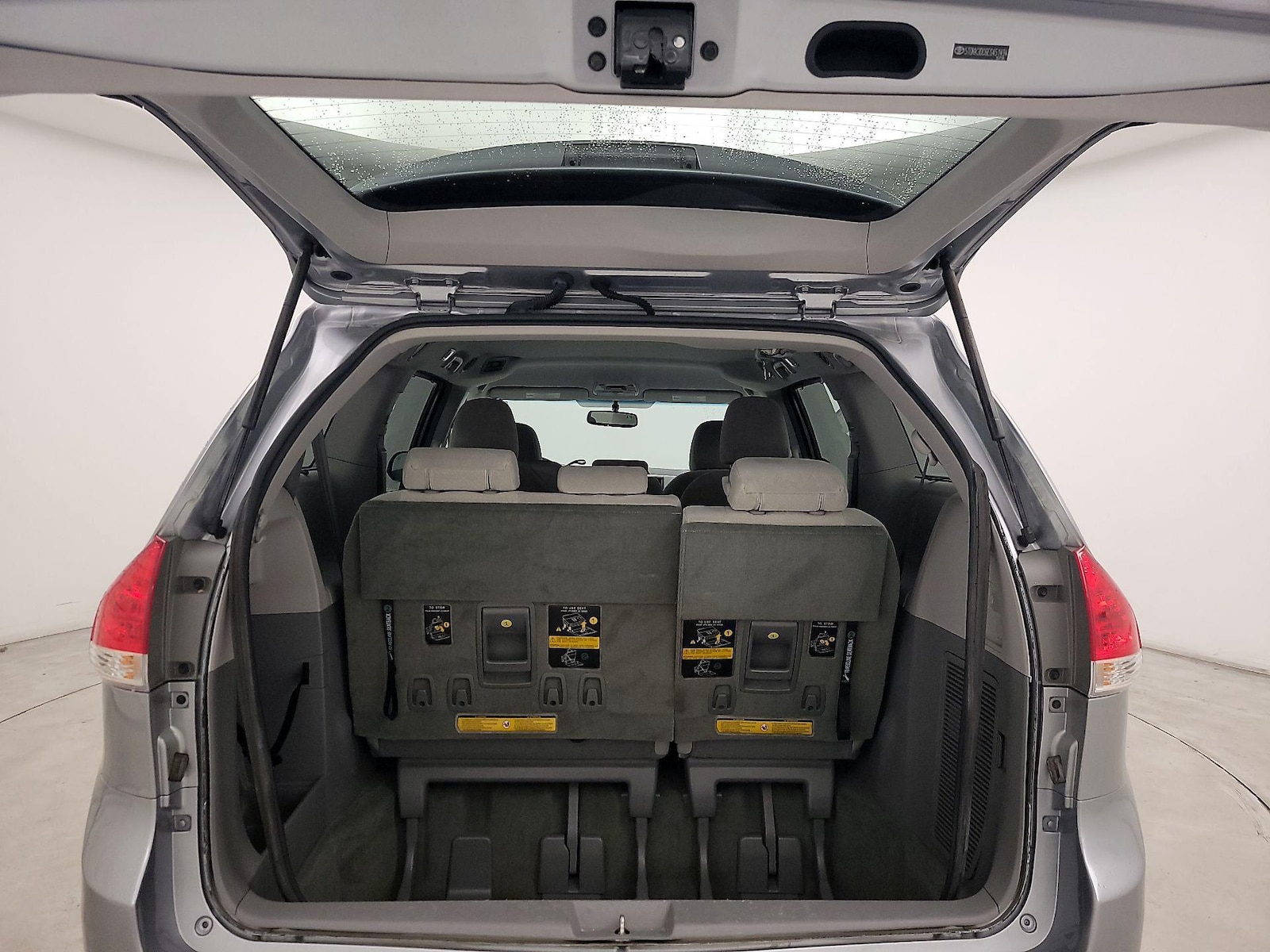 2014 Toyota Sienna LE - Photo 21