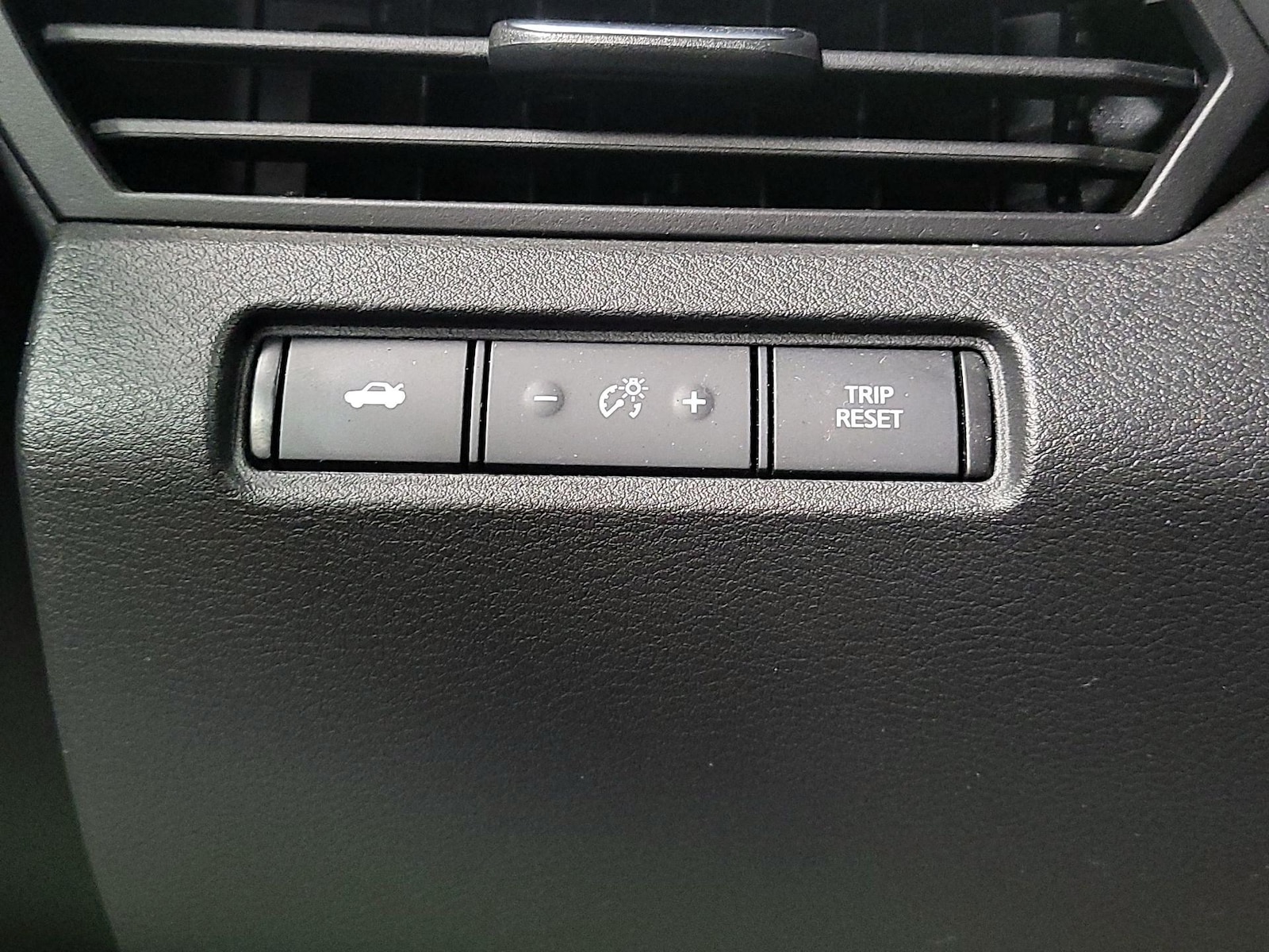 2024 Nissan Altima SR - Photo 14