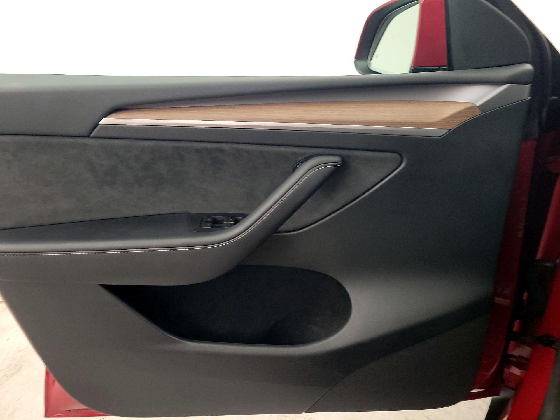 Thumbnail: 2023 Tesla Model Y - 12