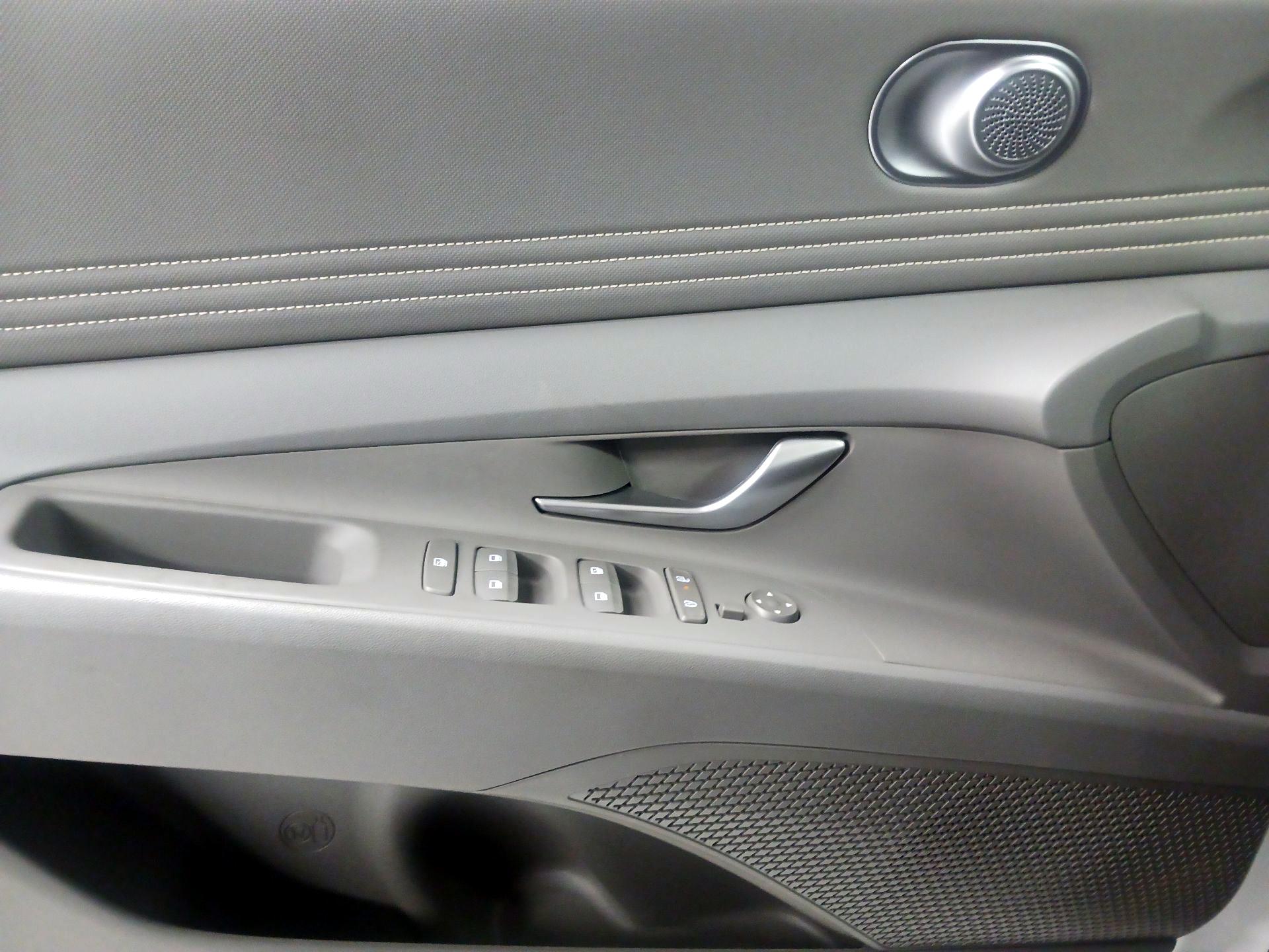 Thumbnail: 2025 Hyundai Elantra - 12