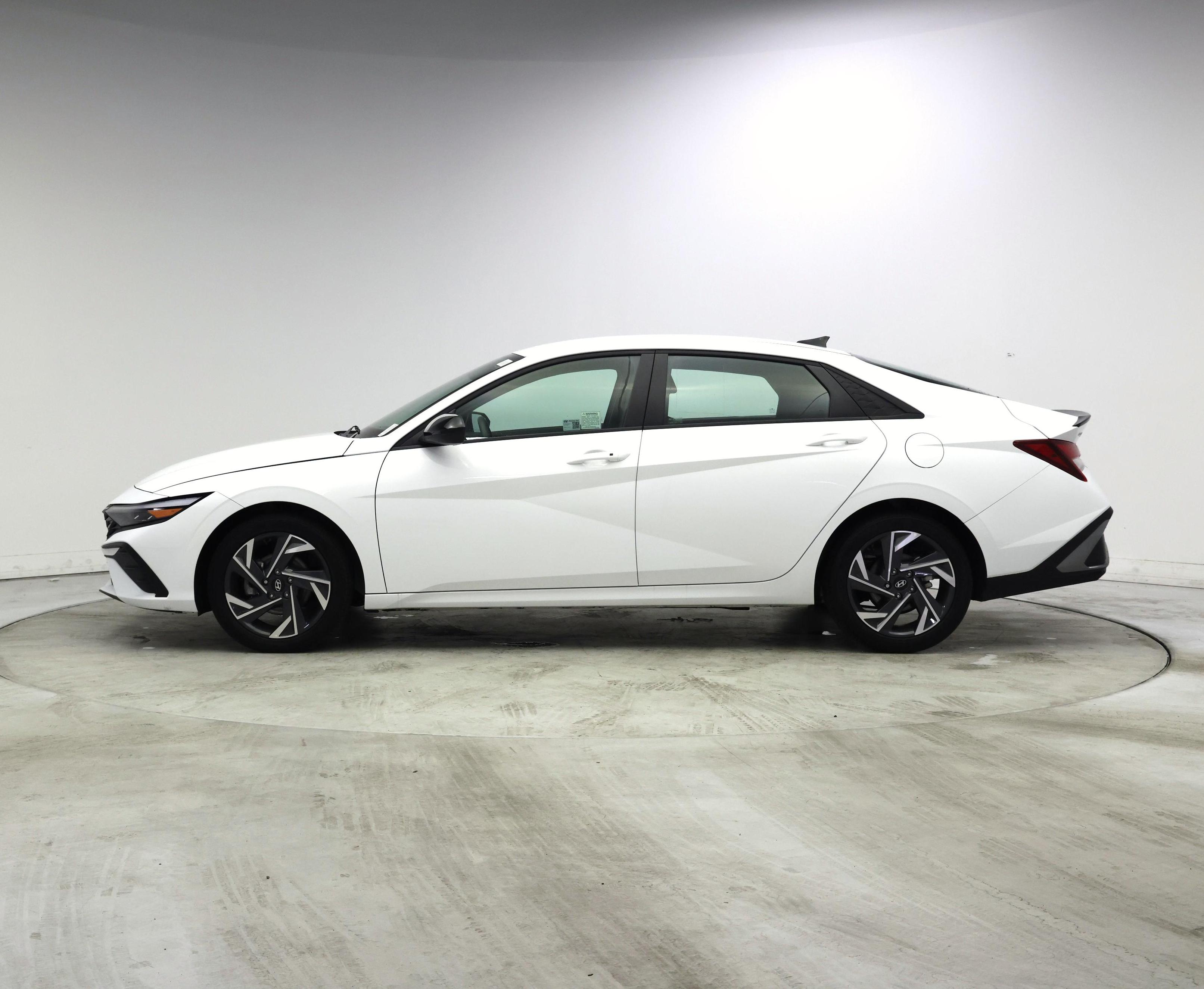 Thumbnail: 2025 Hyundai Elantra - 3