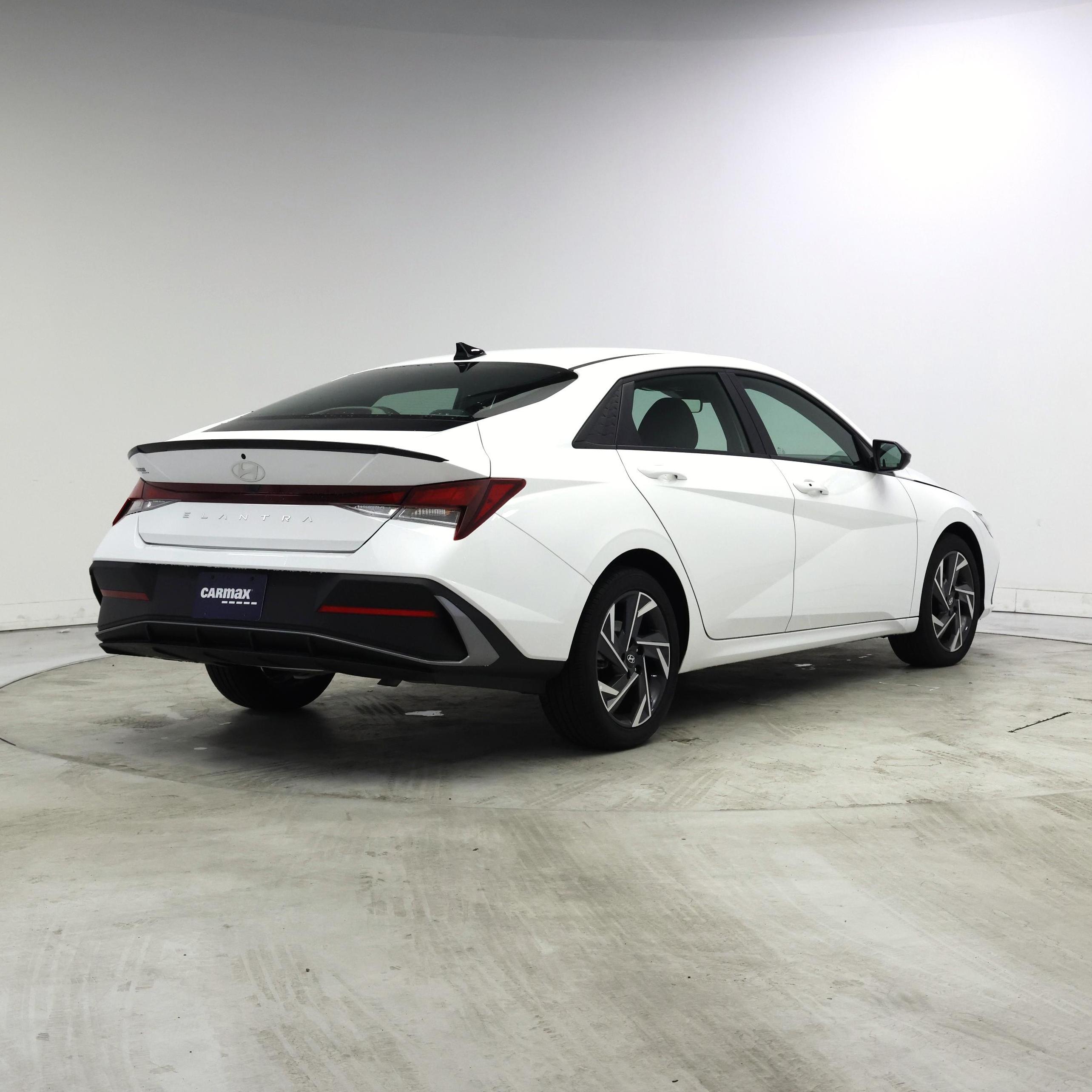 Thumbnail: 2025 Hyundai Elantra - 8