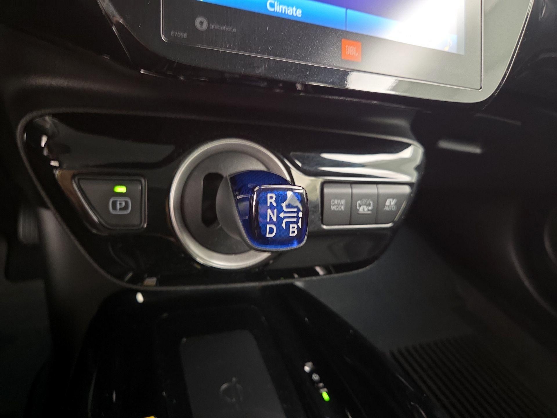 Thumbnail: 2022 Toyota Prius Prime - 18