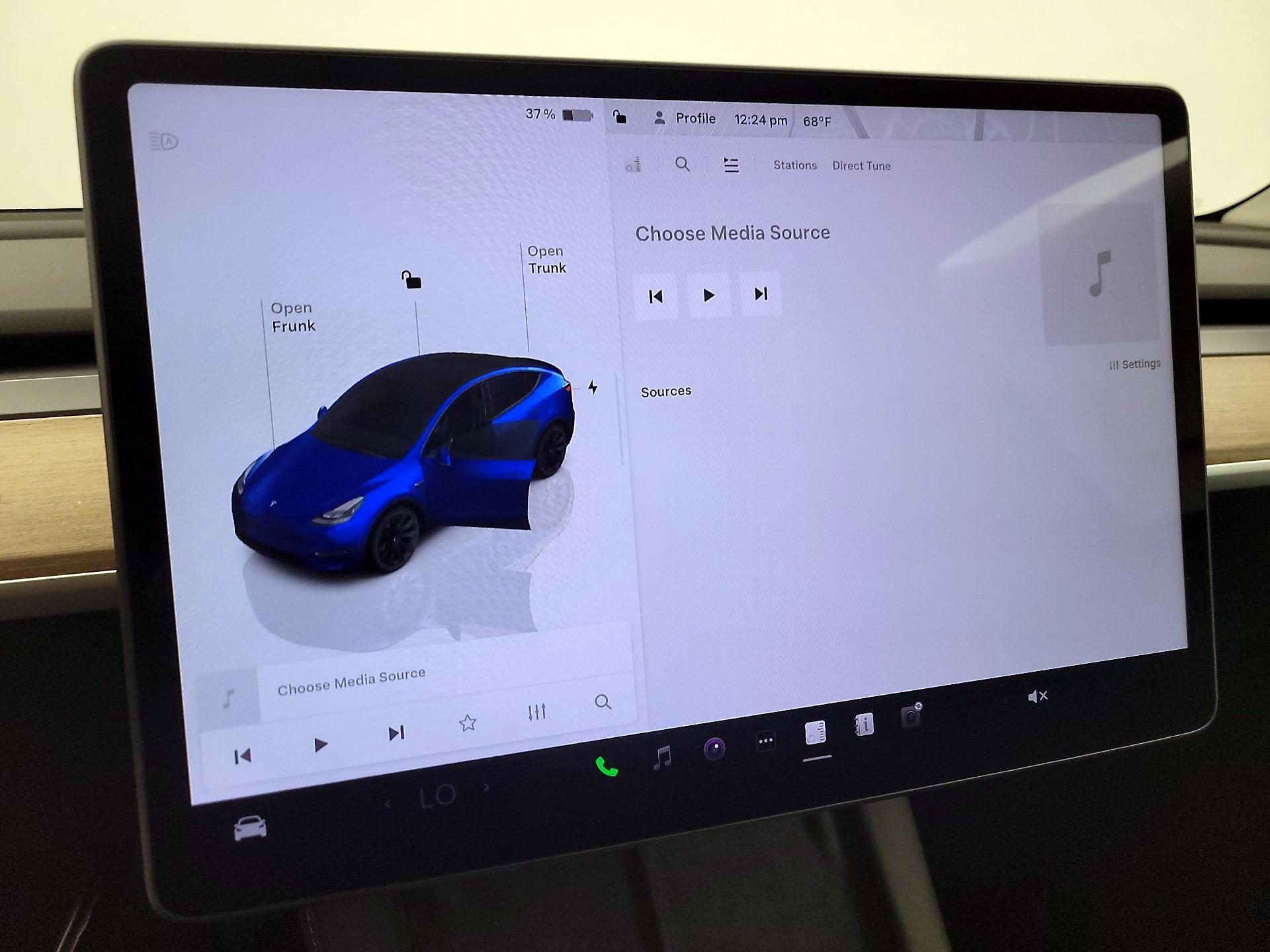 Thumbnail: 2023 Tesla Model Y - 15